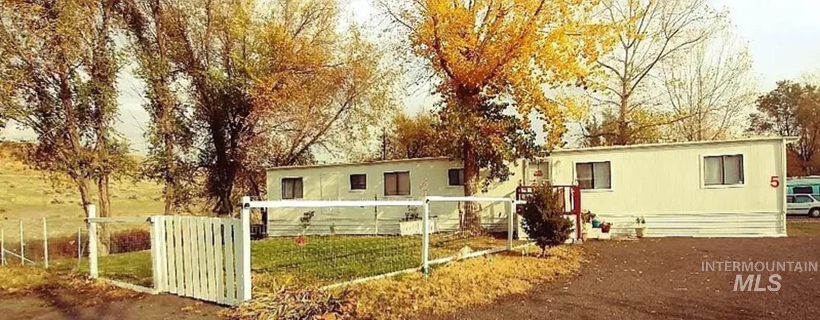 7466 Old Highway 30 Property Photo