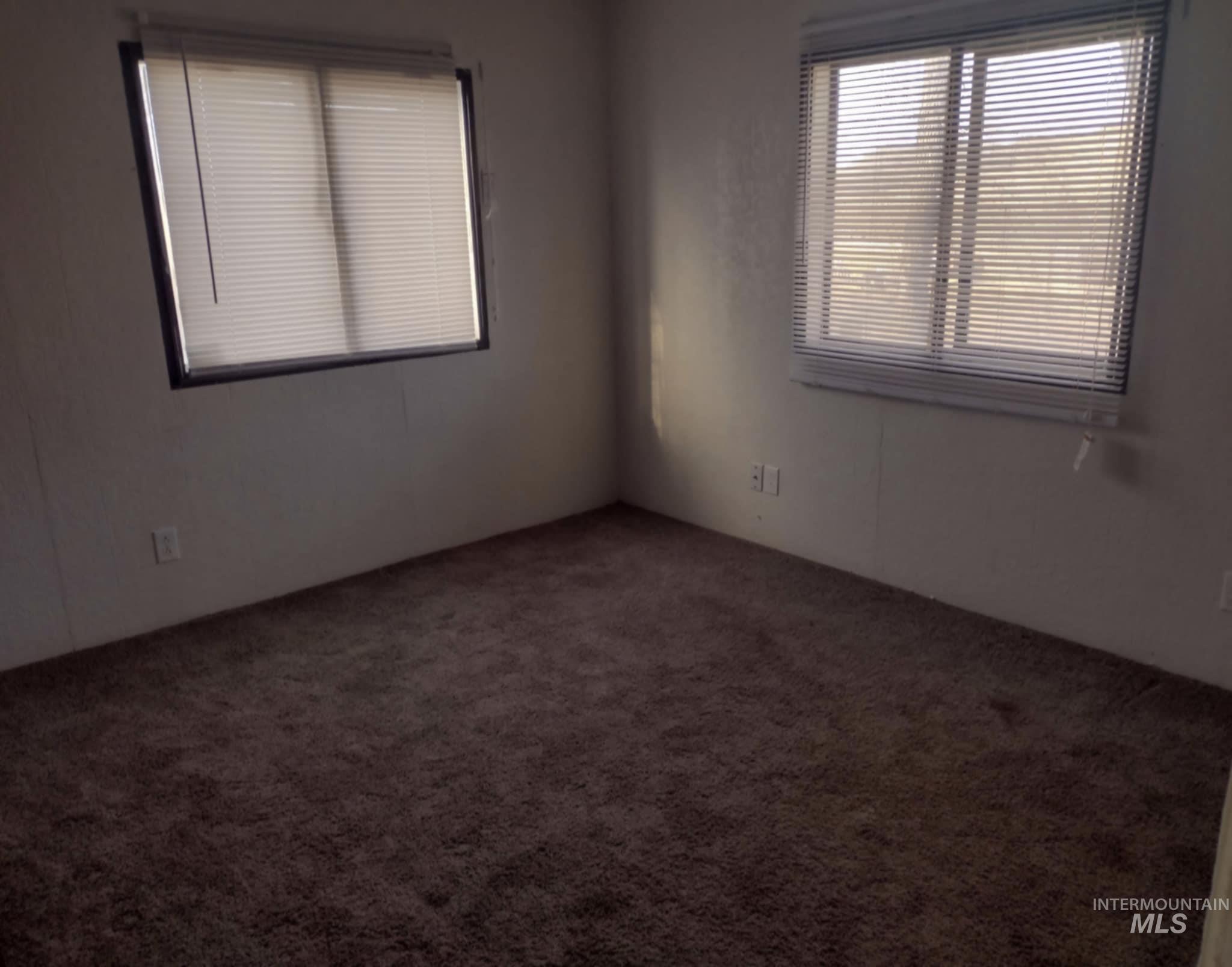 7466 Old Highway 30 Property Photo 9