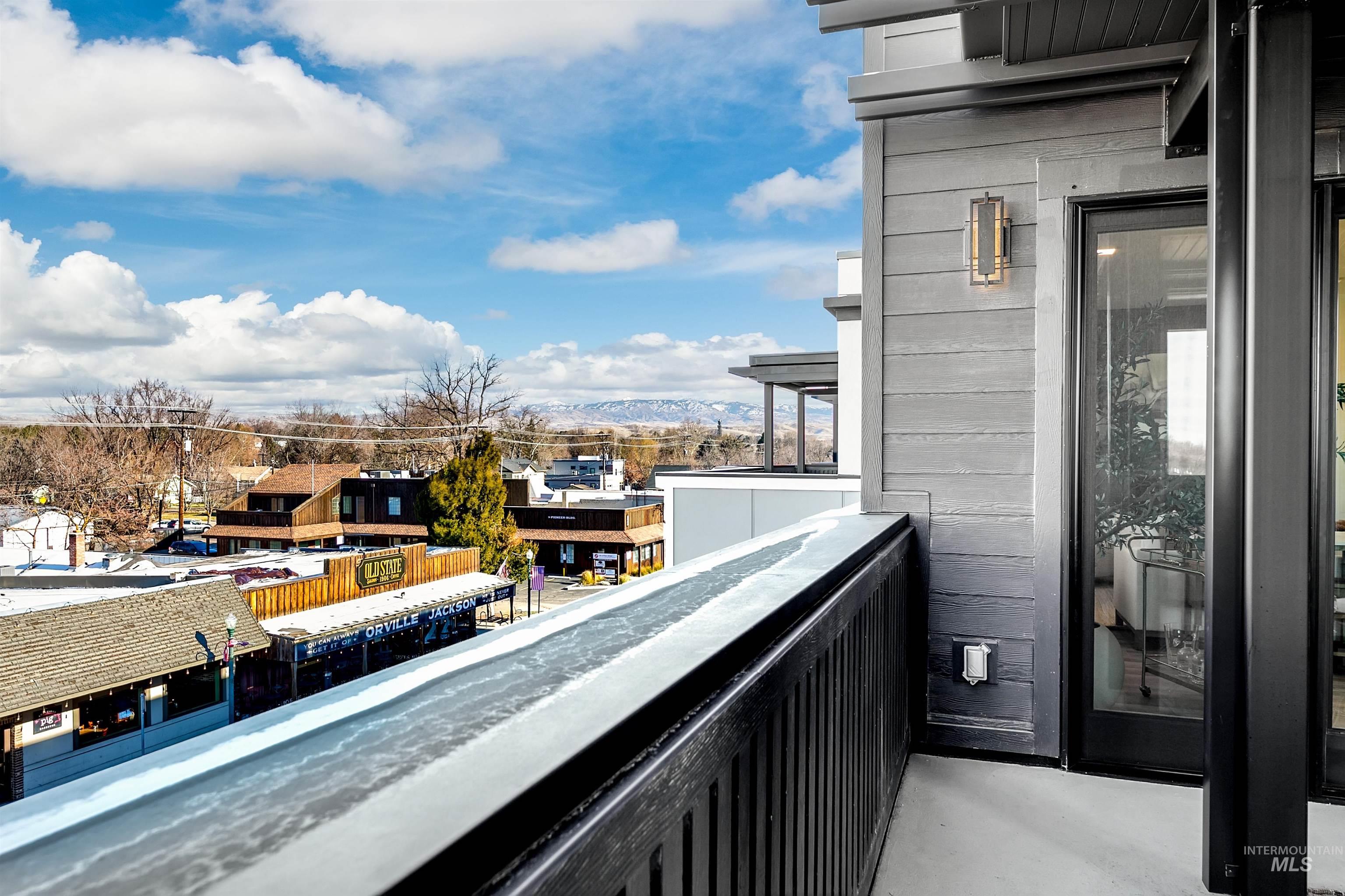 55 E State St. Property Photo 39