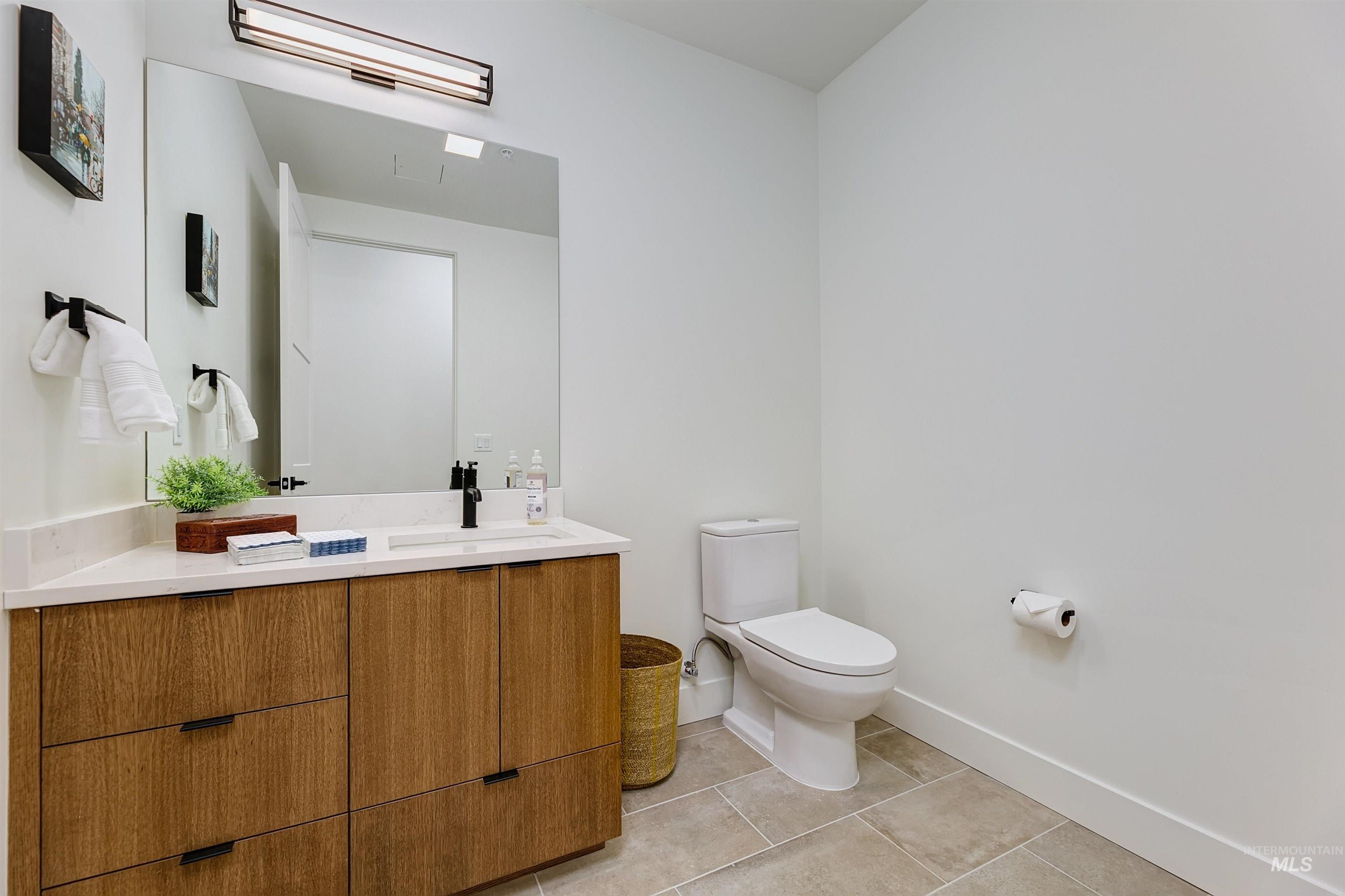 55 E State St. Property Photo 43