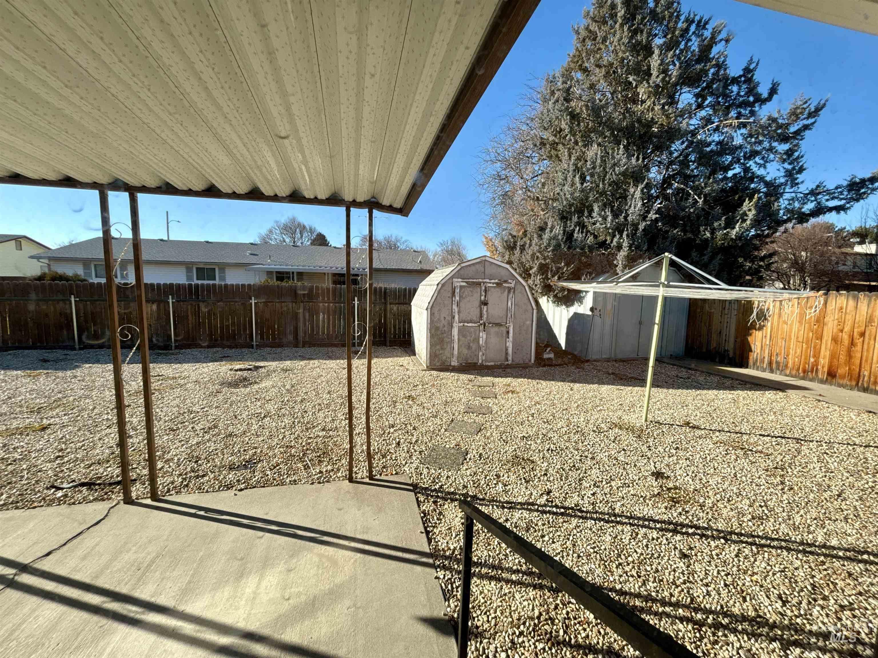 855 N 12th E Property Photo 18
