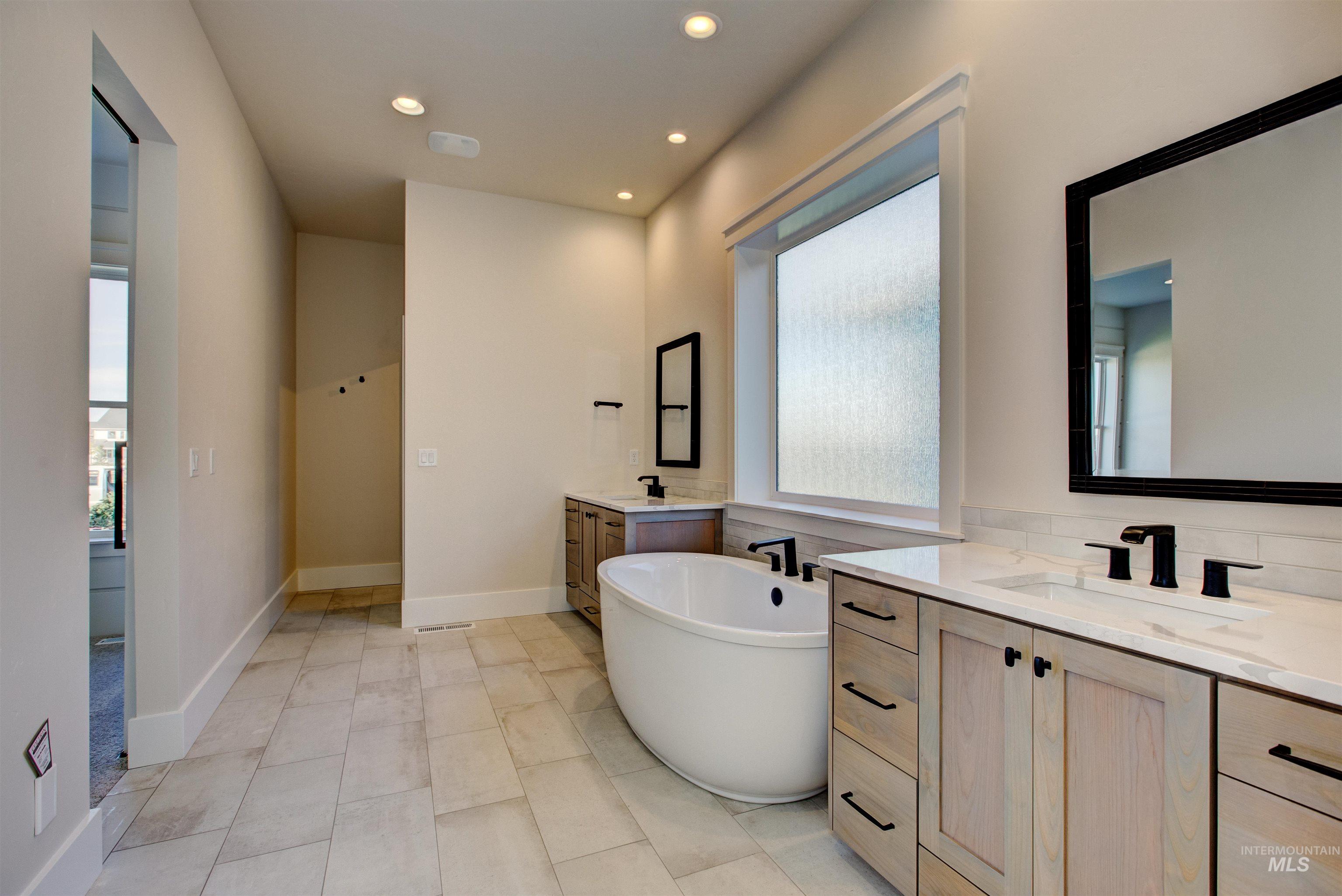 4226 W Thornapple Dr Property Photo 33