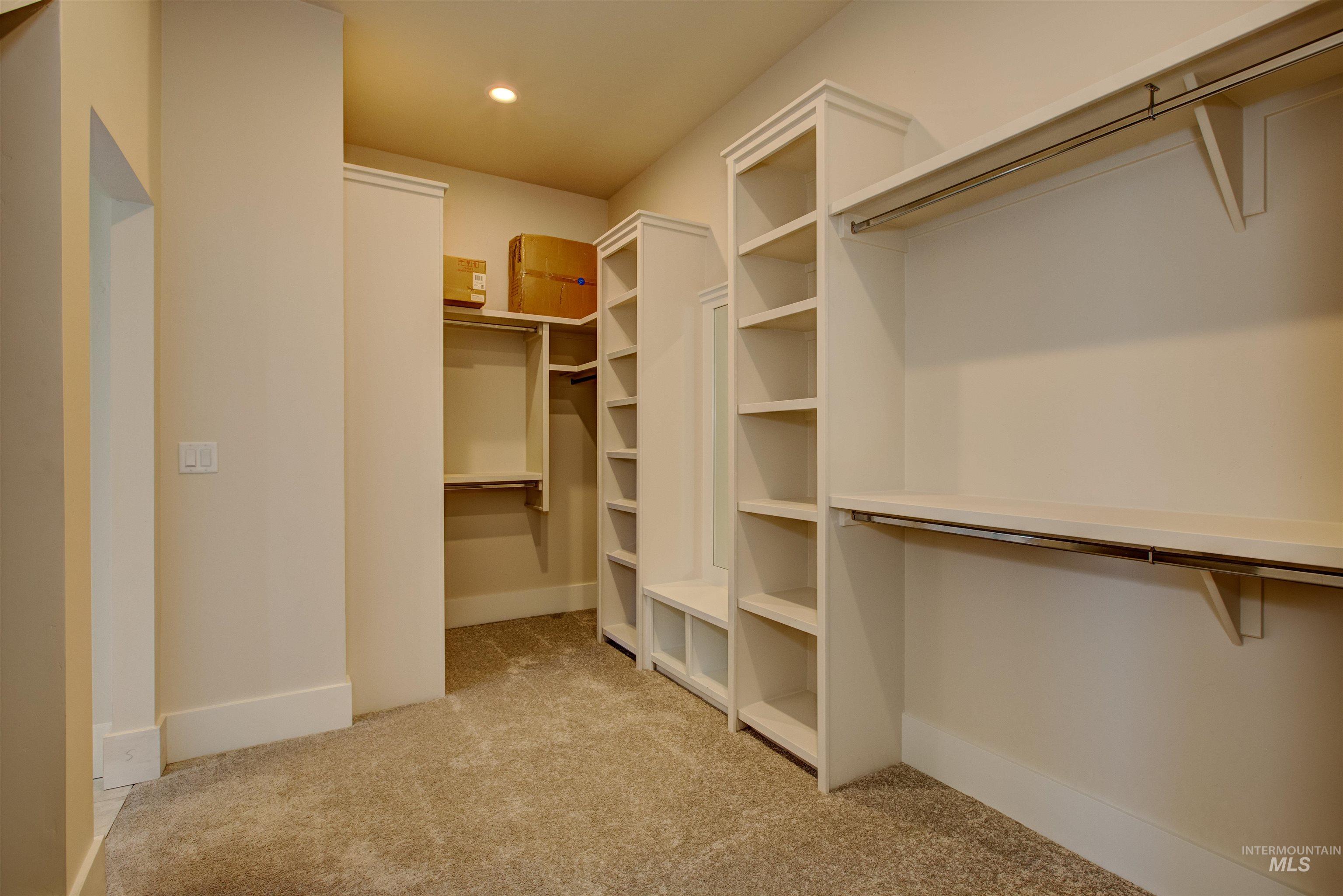 4226 W Thornapple Dr Property Photo 36
