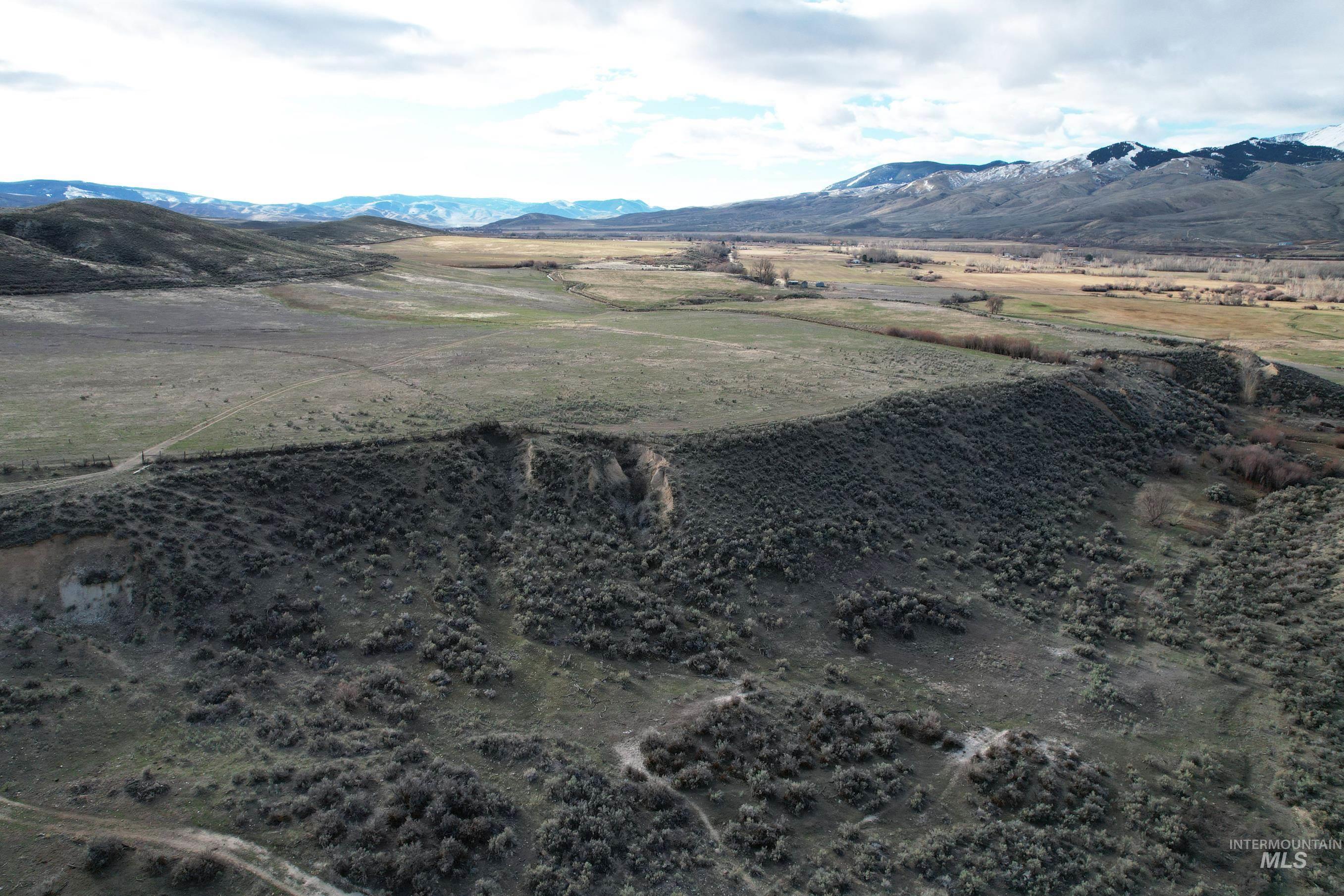 536 Lemhi Road Property Photo 3