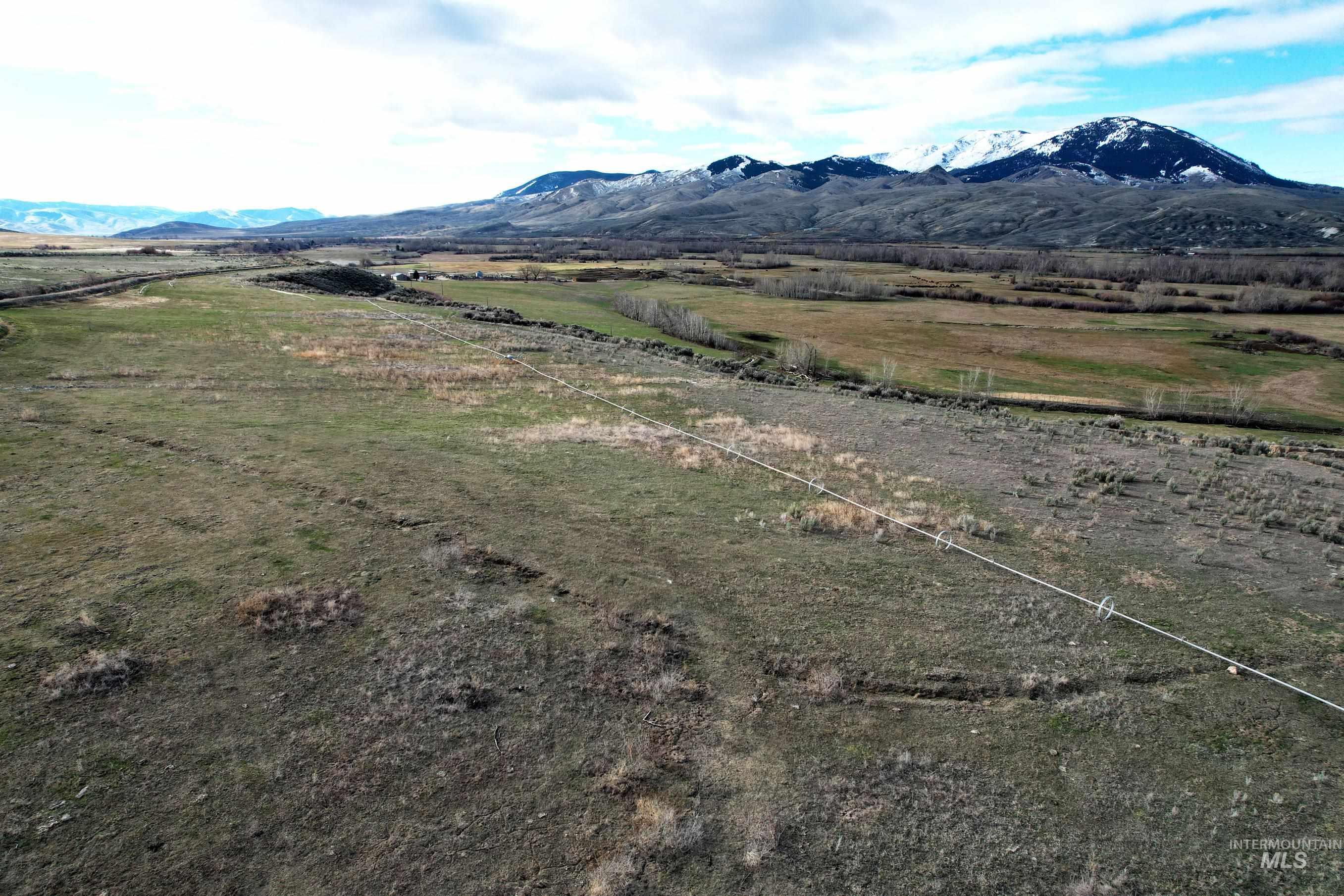 536 Lemhi Road Property Photo 6