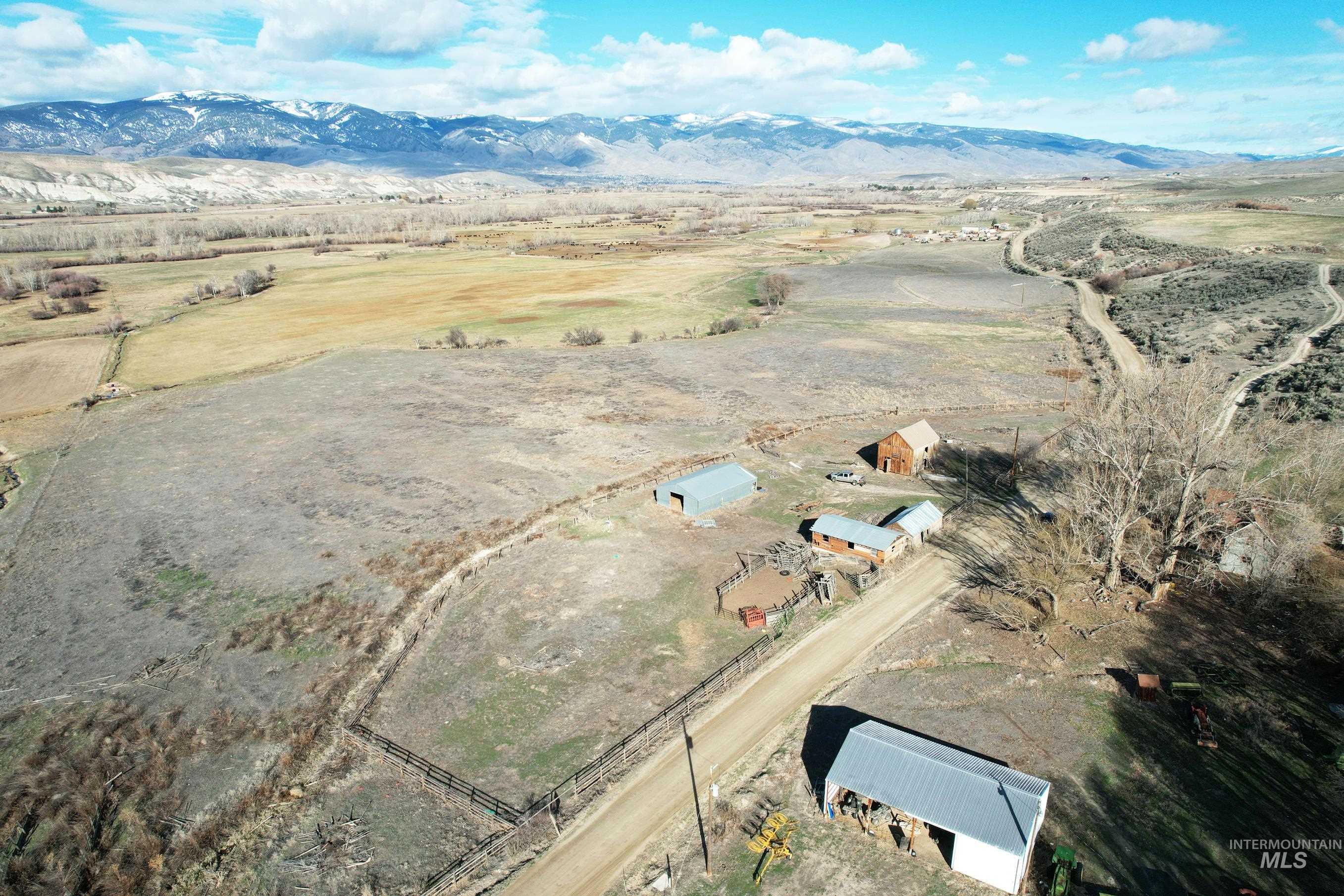 536 Lemhi Road Property Photo 10