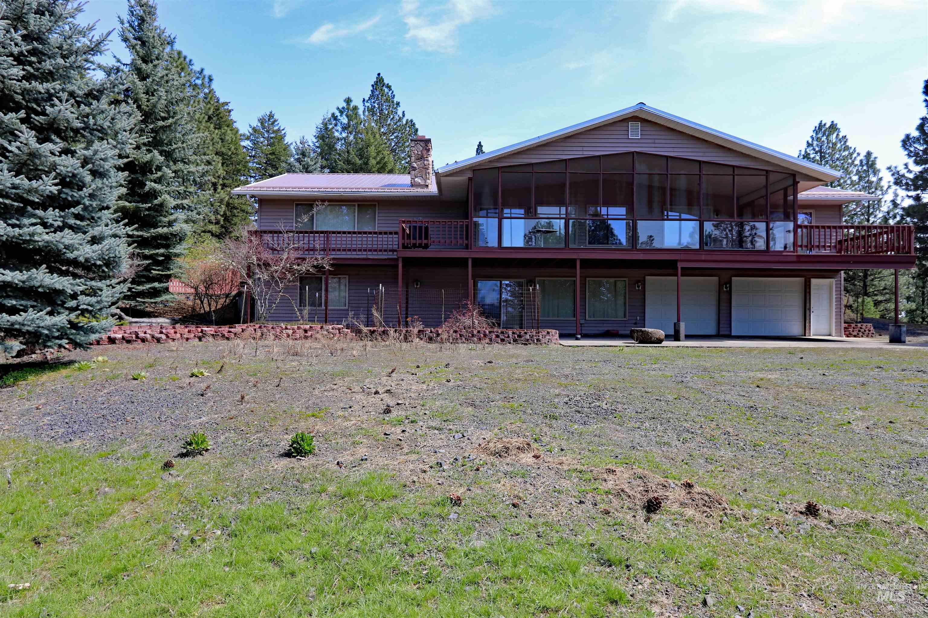 367 Crestview Drive Property Photo 1