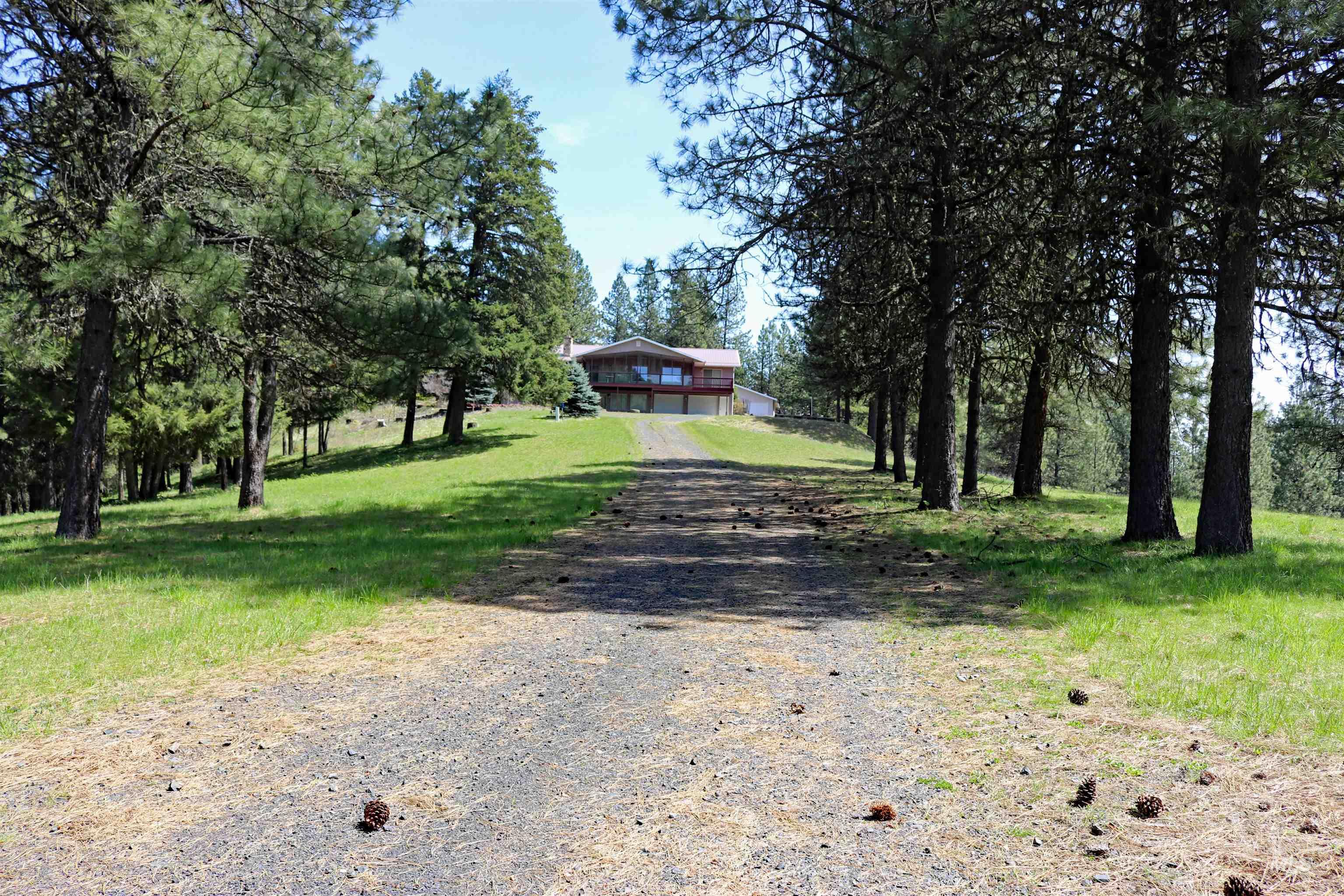 367 Crestview Drive Property Photo 3