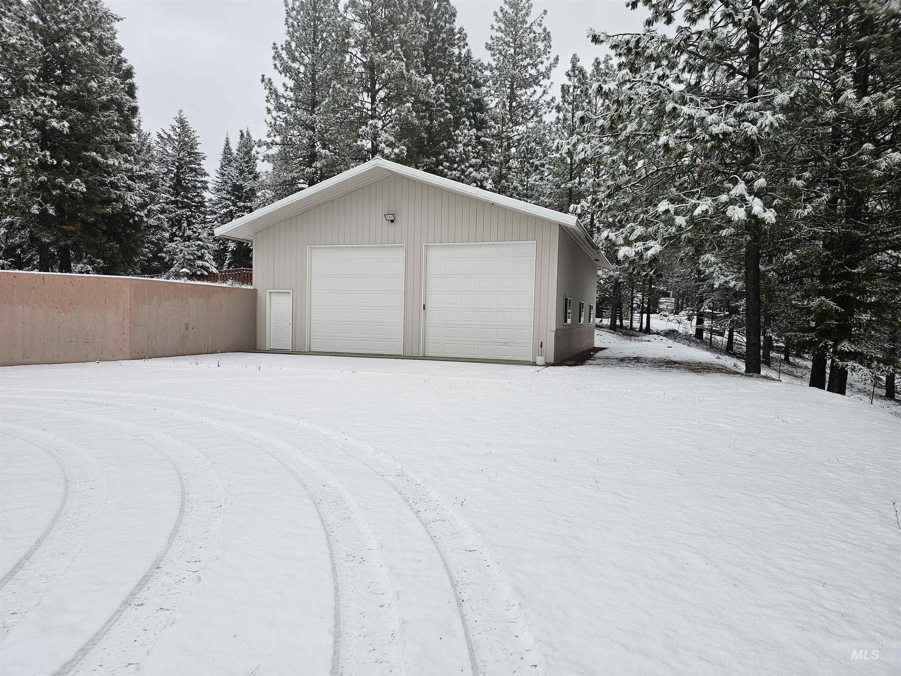 367 Crestview Drive Property Photo 4