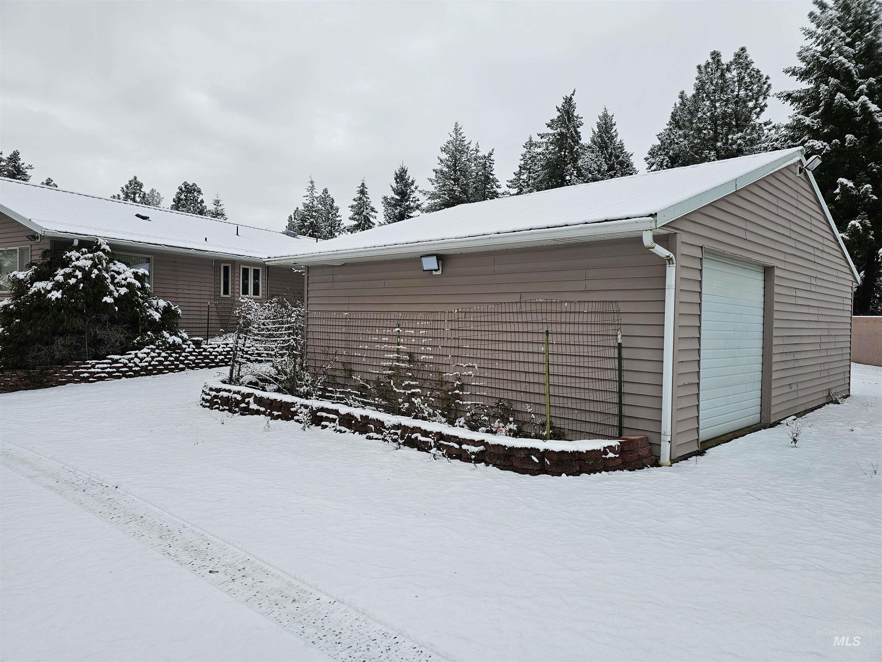 367 Crestview Drive Property Photo 5
