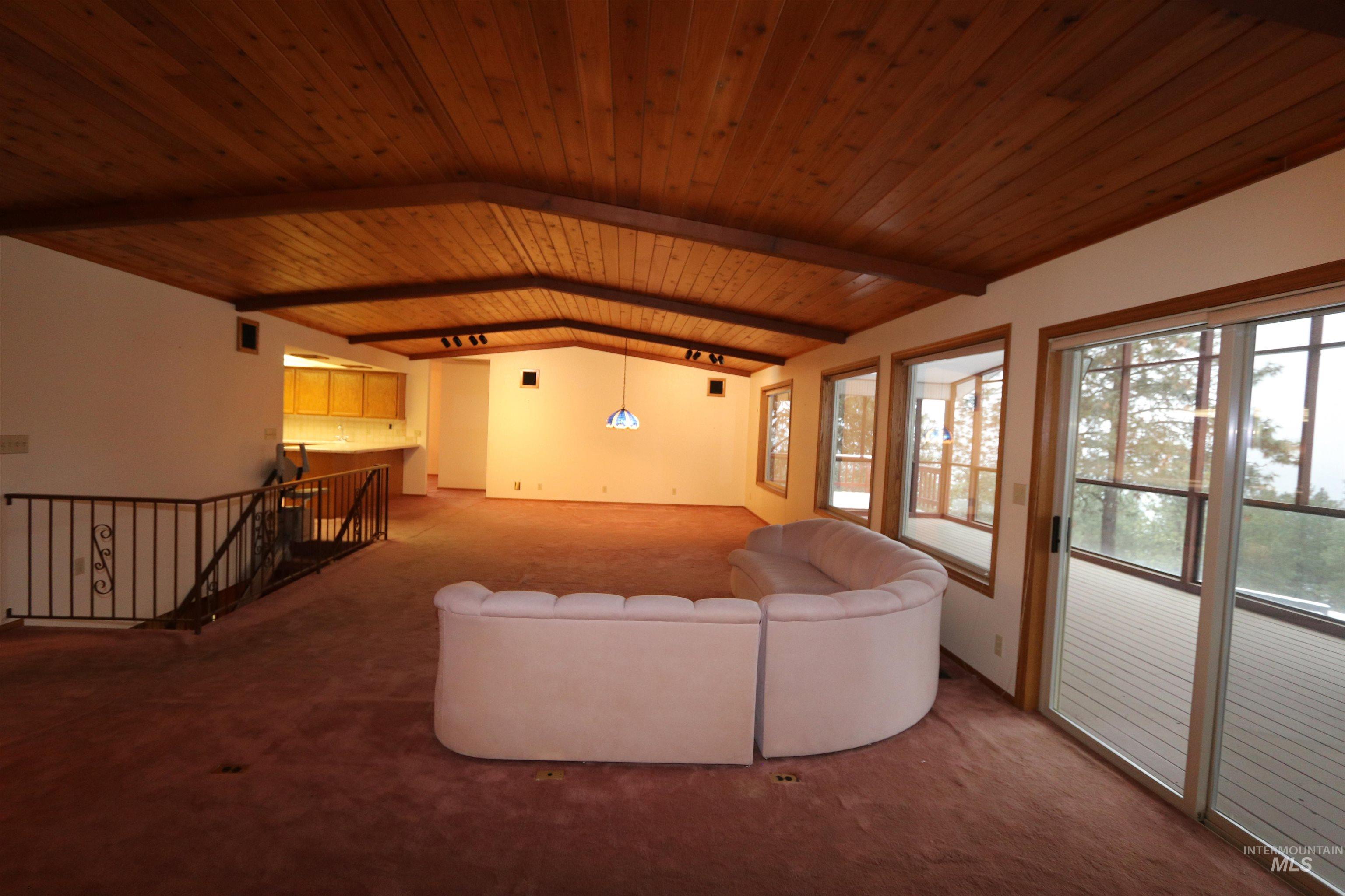 367 Crestview Drive Property Photo 8