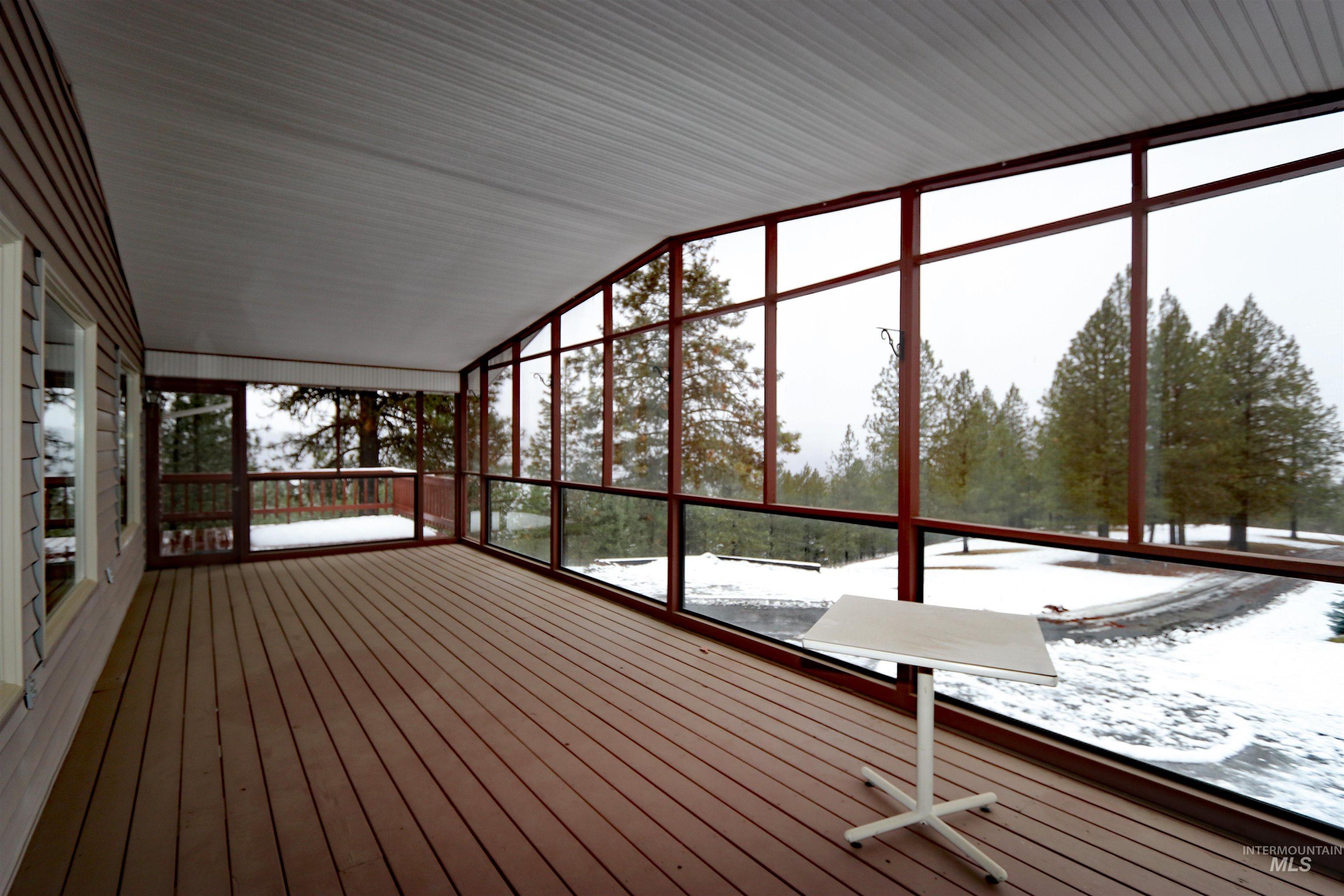 367 Crestview Drive Property Photo 9