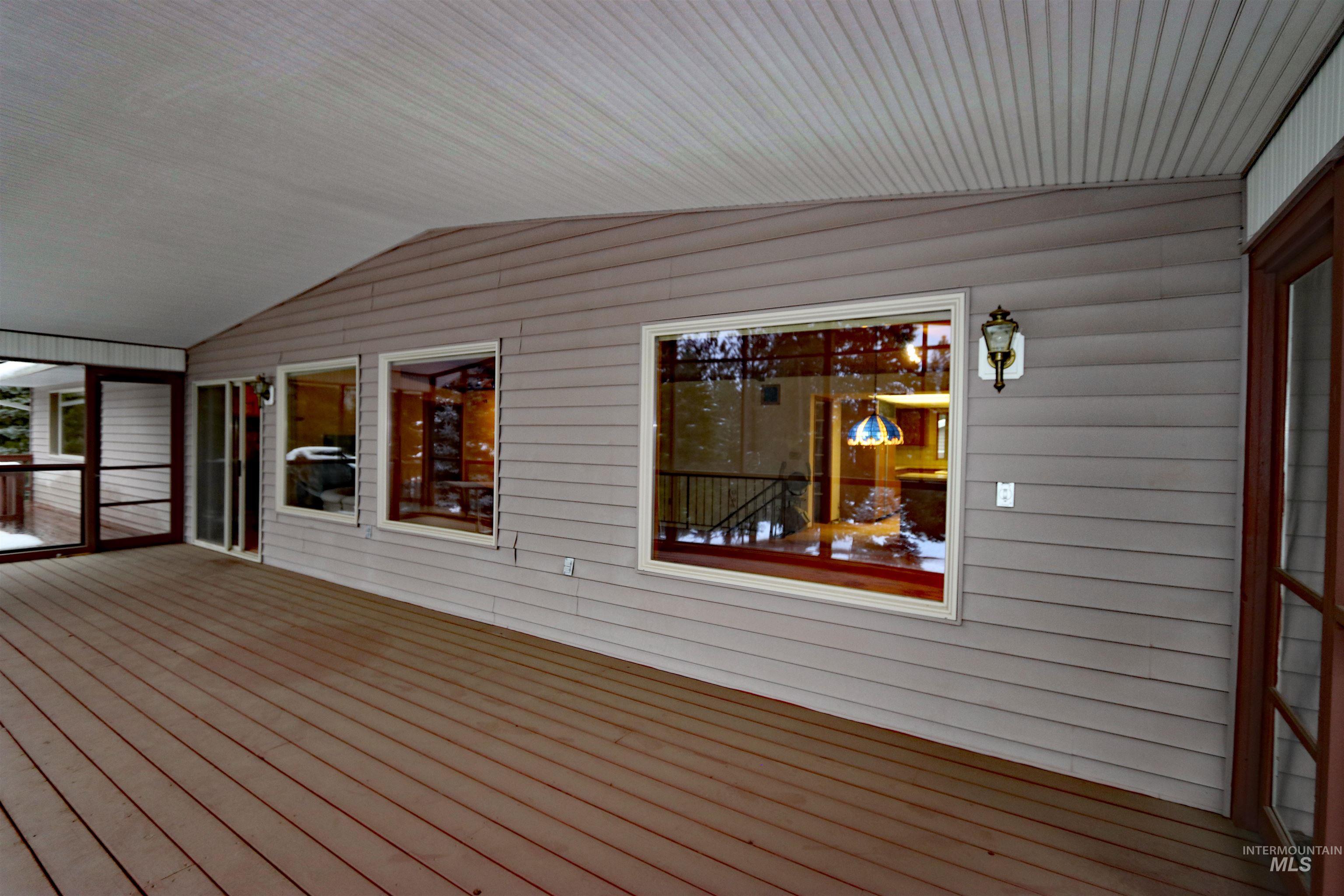367 Crestview Drive Property Photo 11