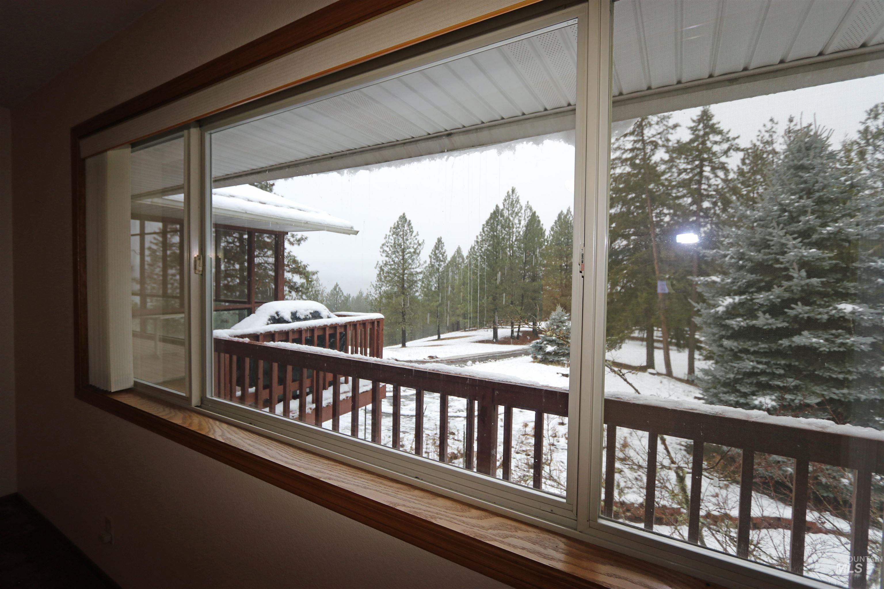 367 Crestview Drive Property Photo 18