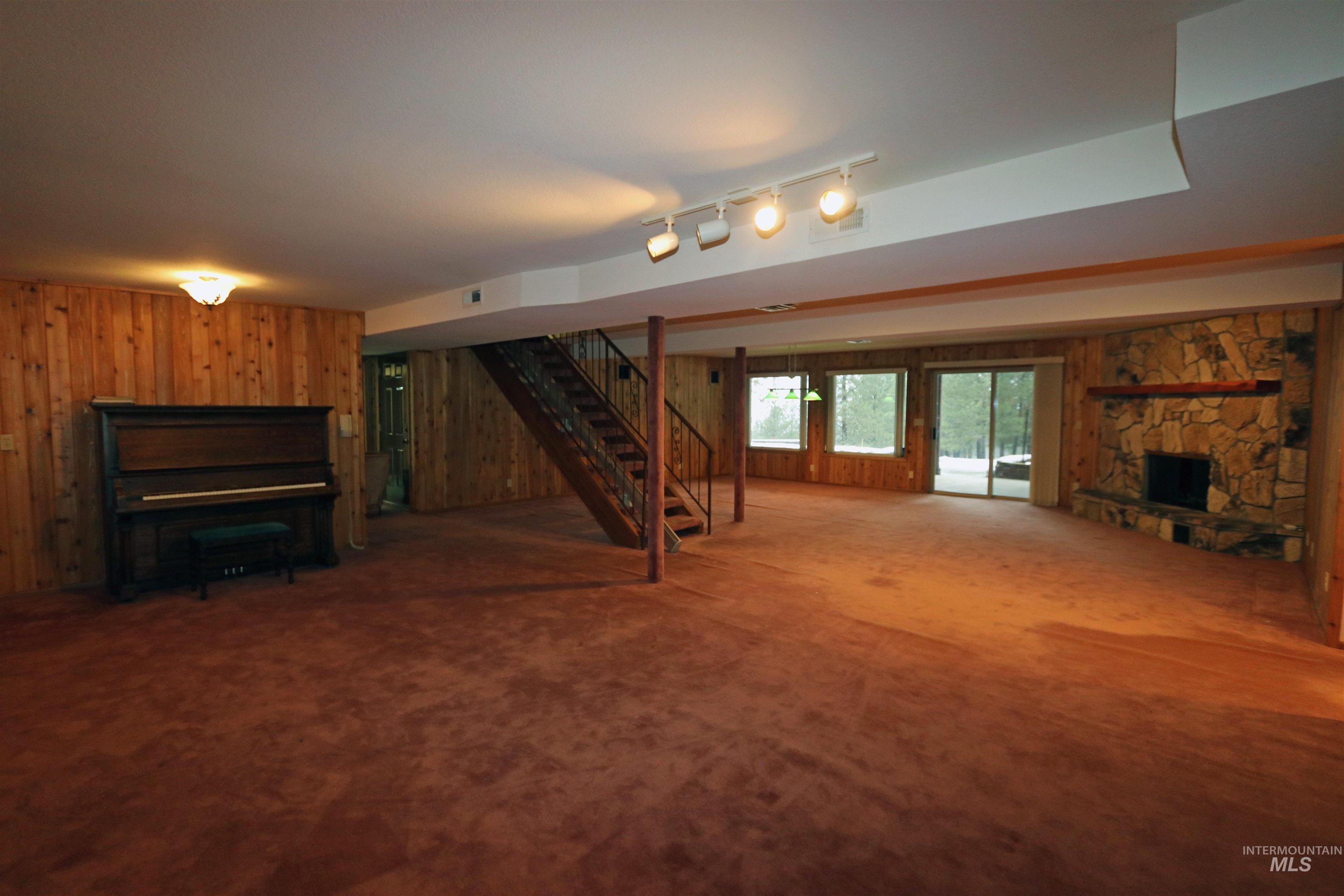 367 Crestview Drive Property Photo 28