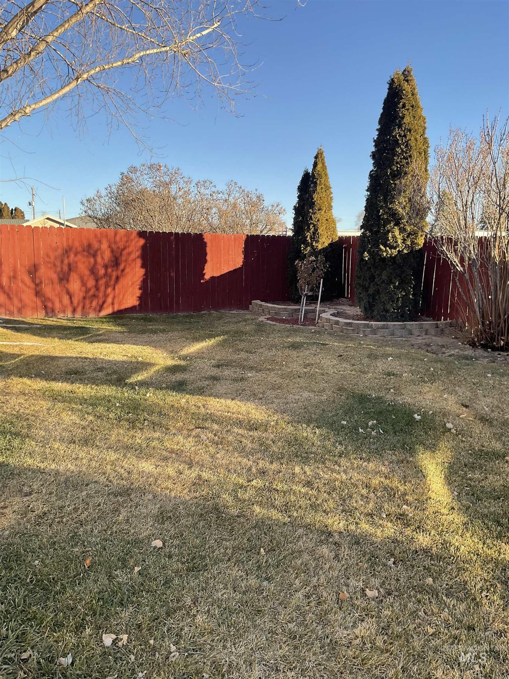 2544 Alderwood Ave Property Photo 5