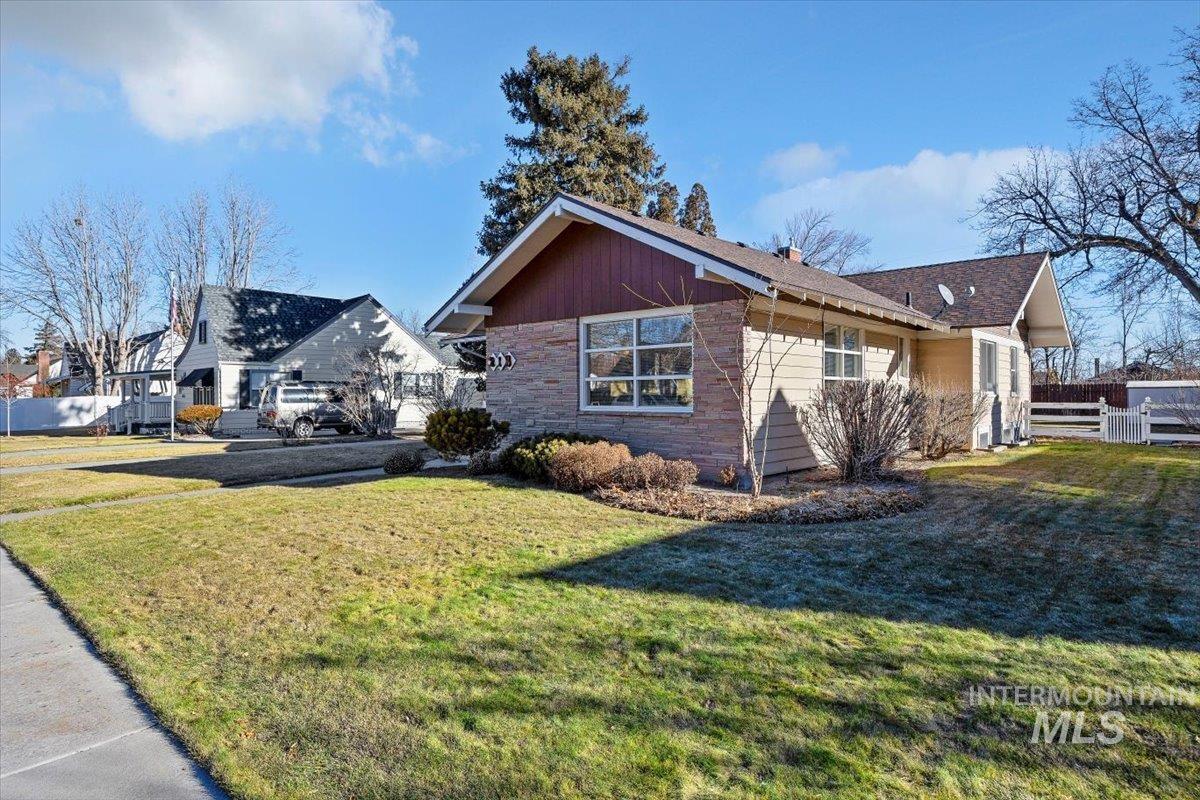 218 Buchanan Street Property Photo 3