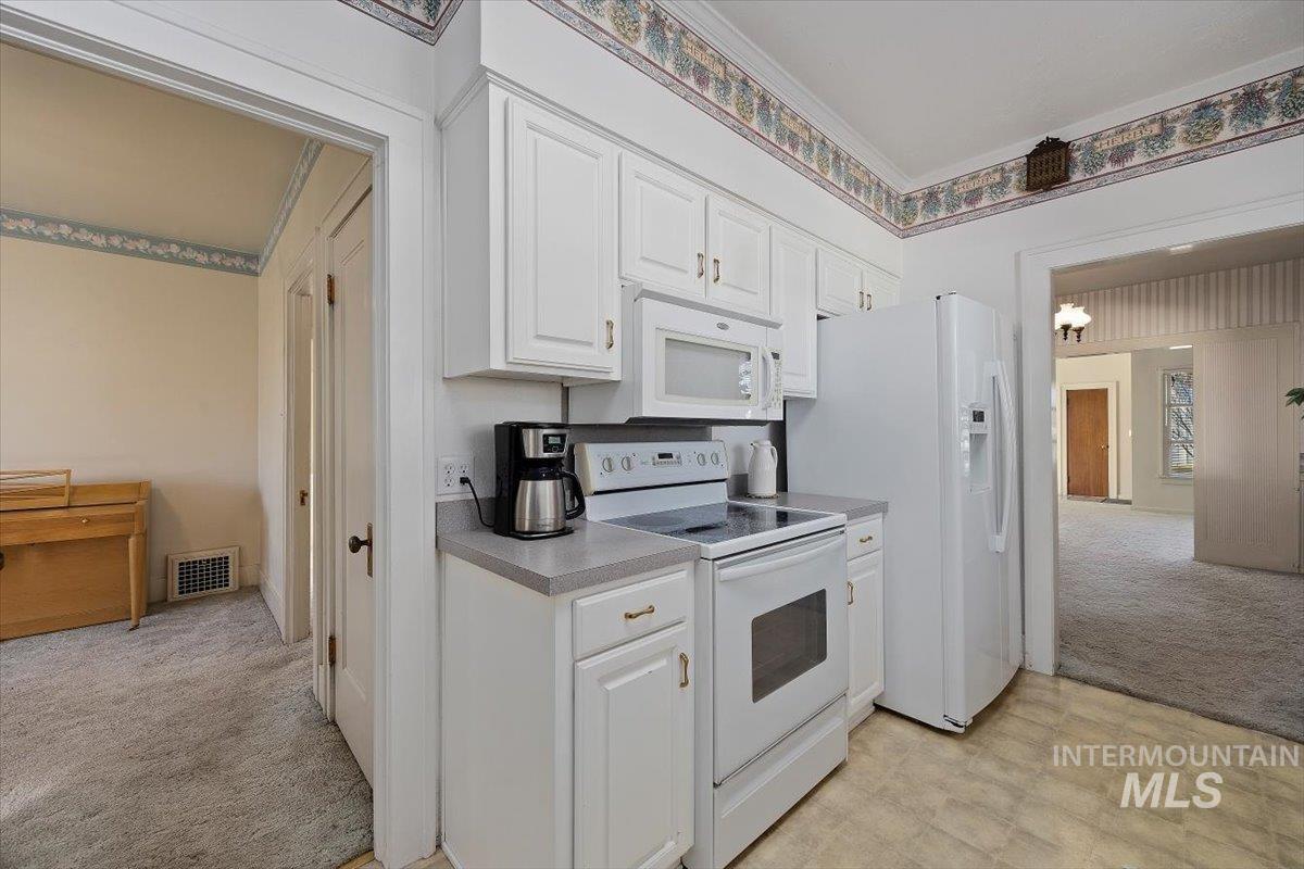 218 Buchanan Street Property Photo 12