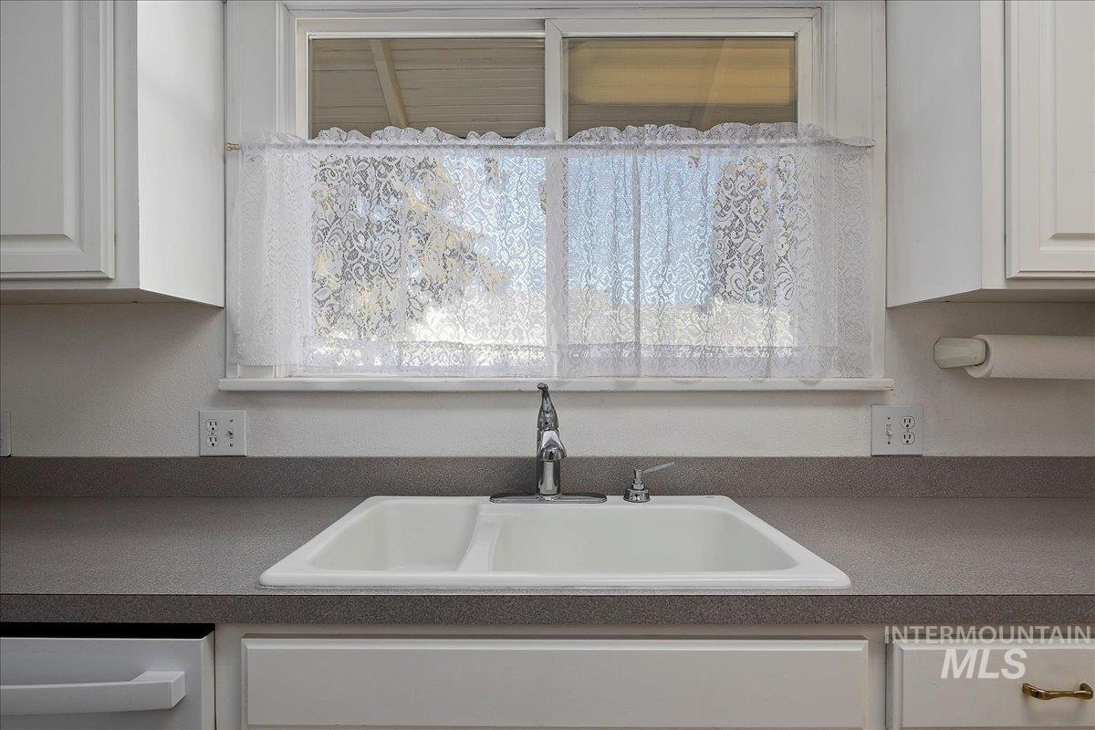 218 Buchanan Street Property Photo 14