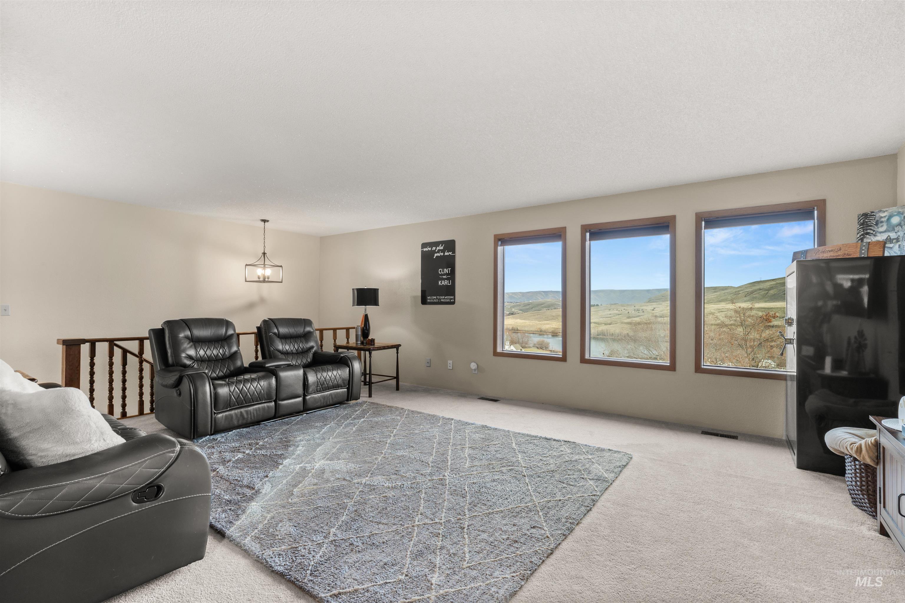 407 4th St Property Photo