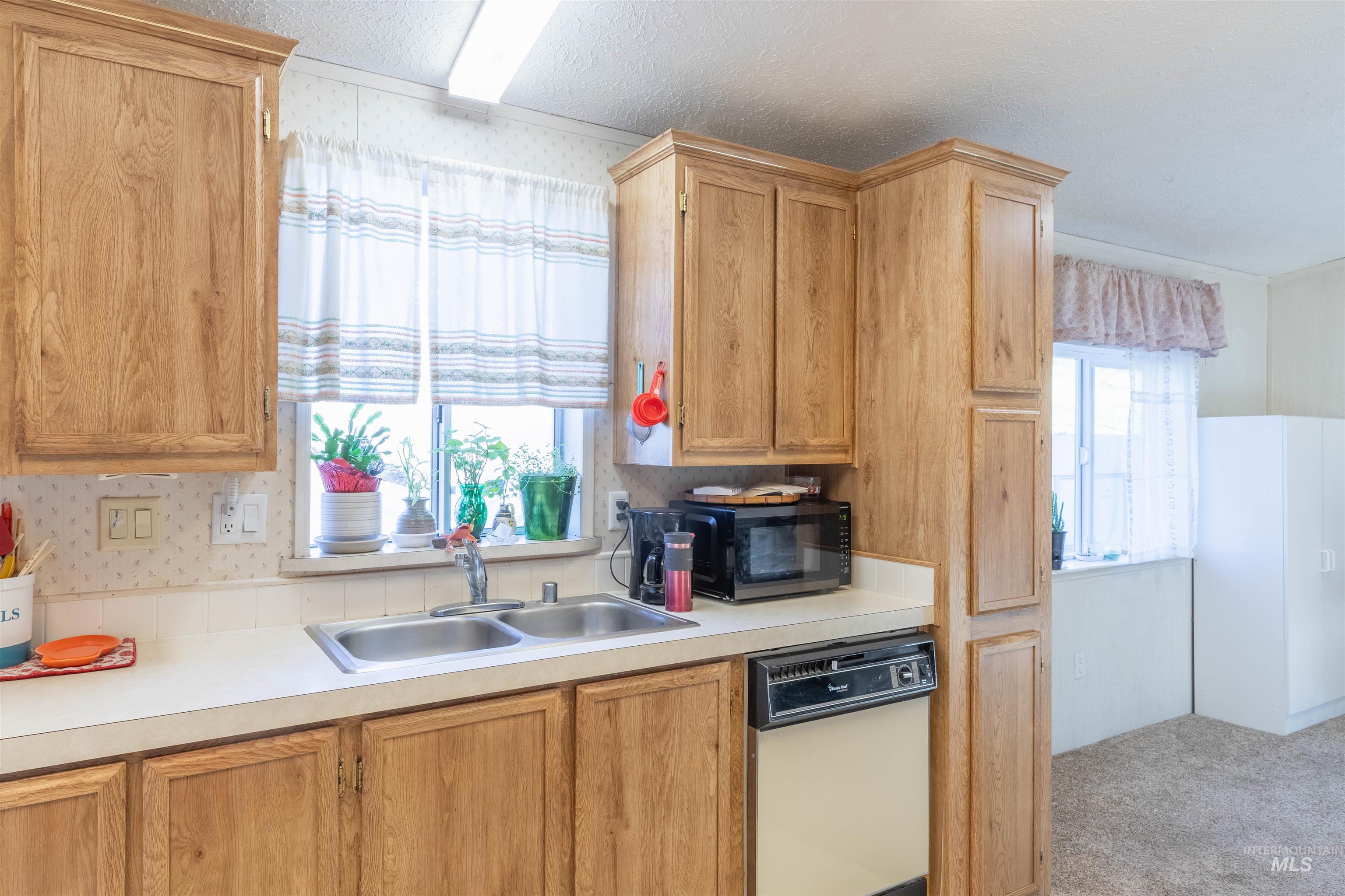 1020 Eid Rd Property Photo 8