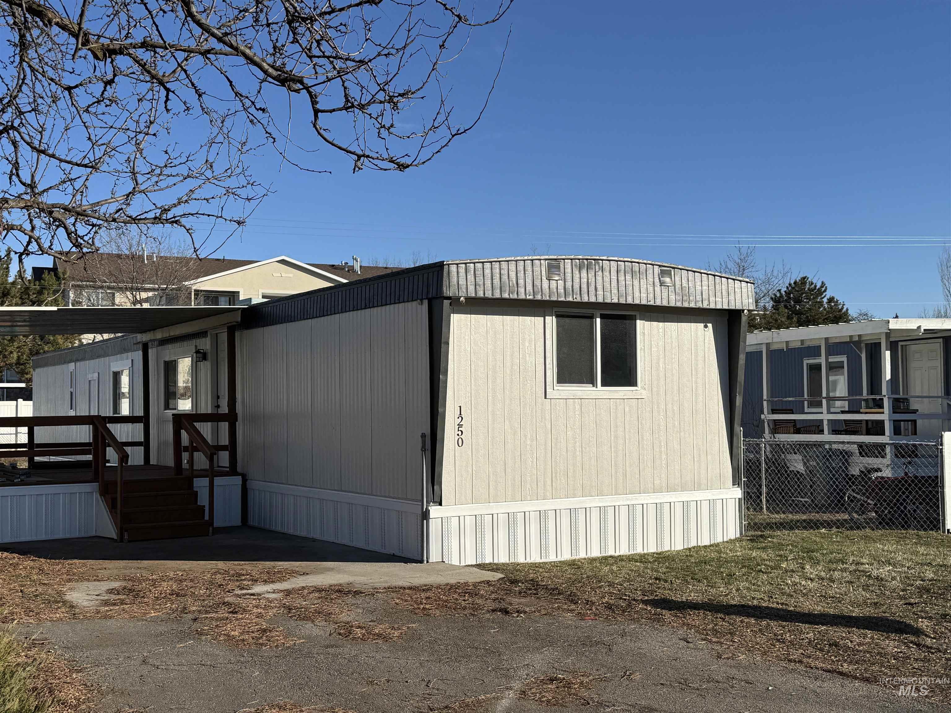 1250 N Sable Property Photo 1