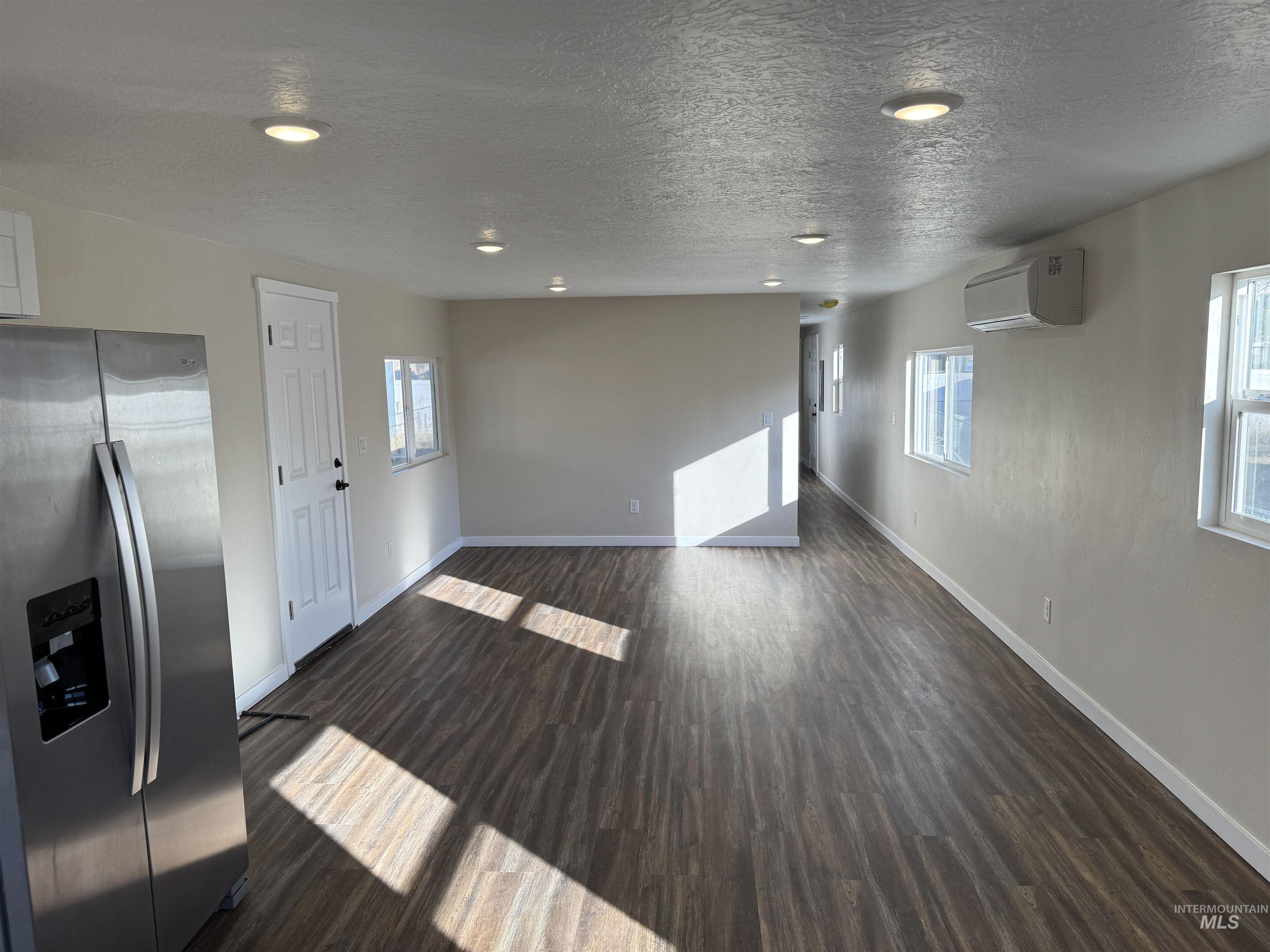 1250 N Sable Property Photo 9