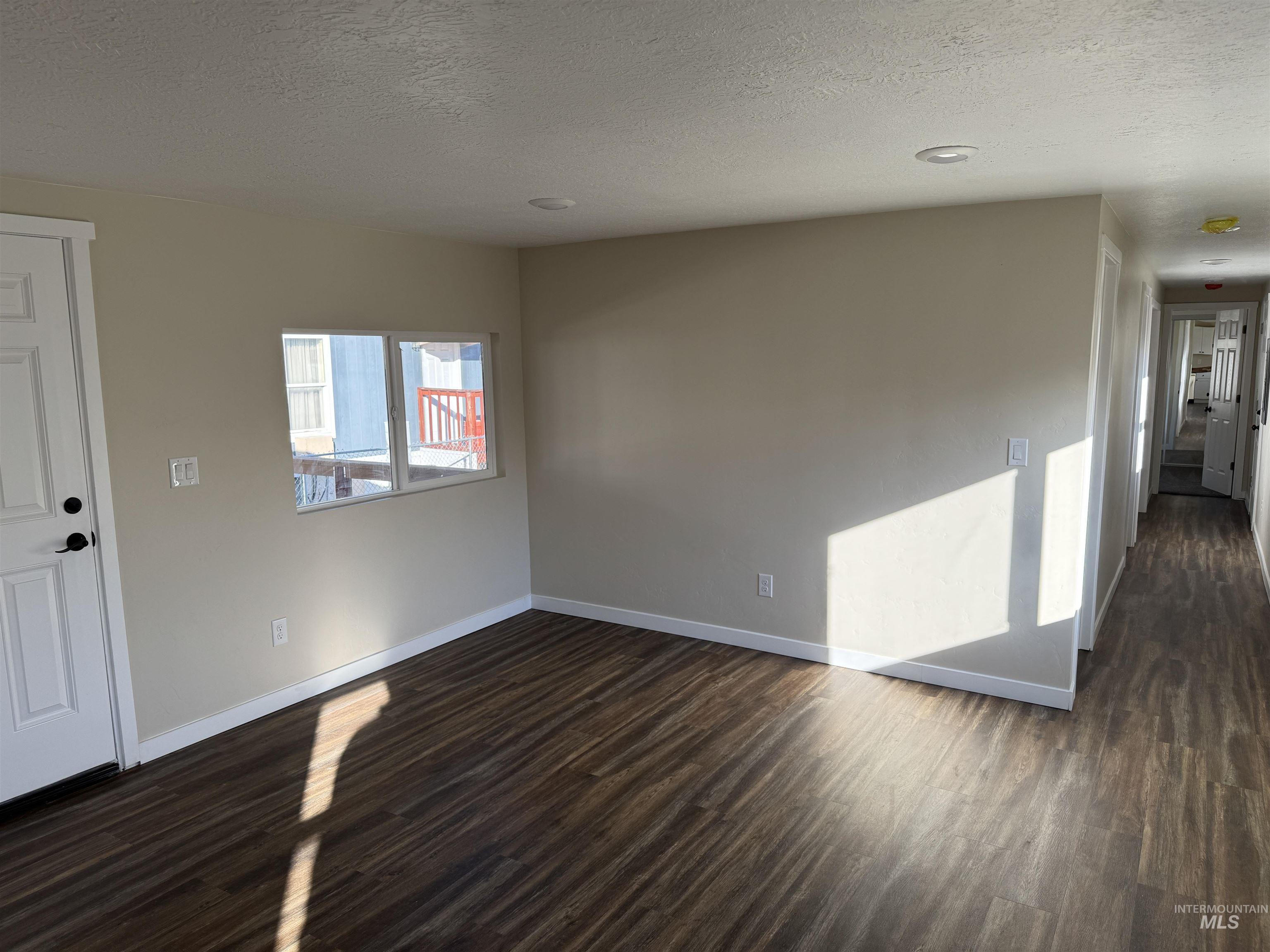 1250 N Sable Property Photo 11