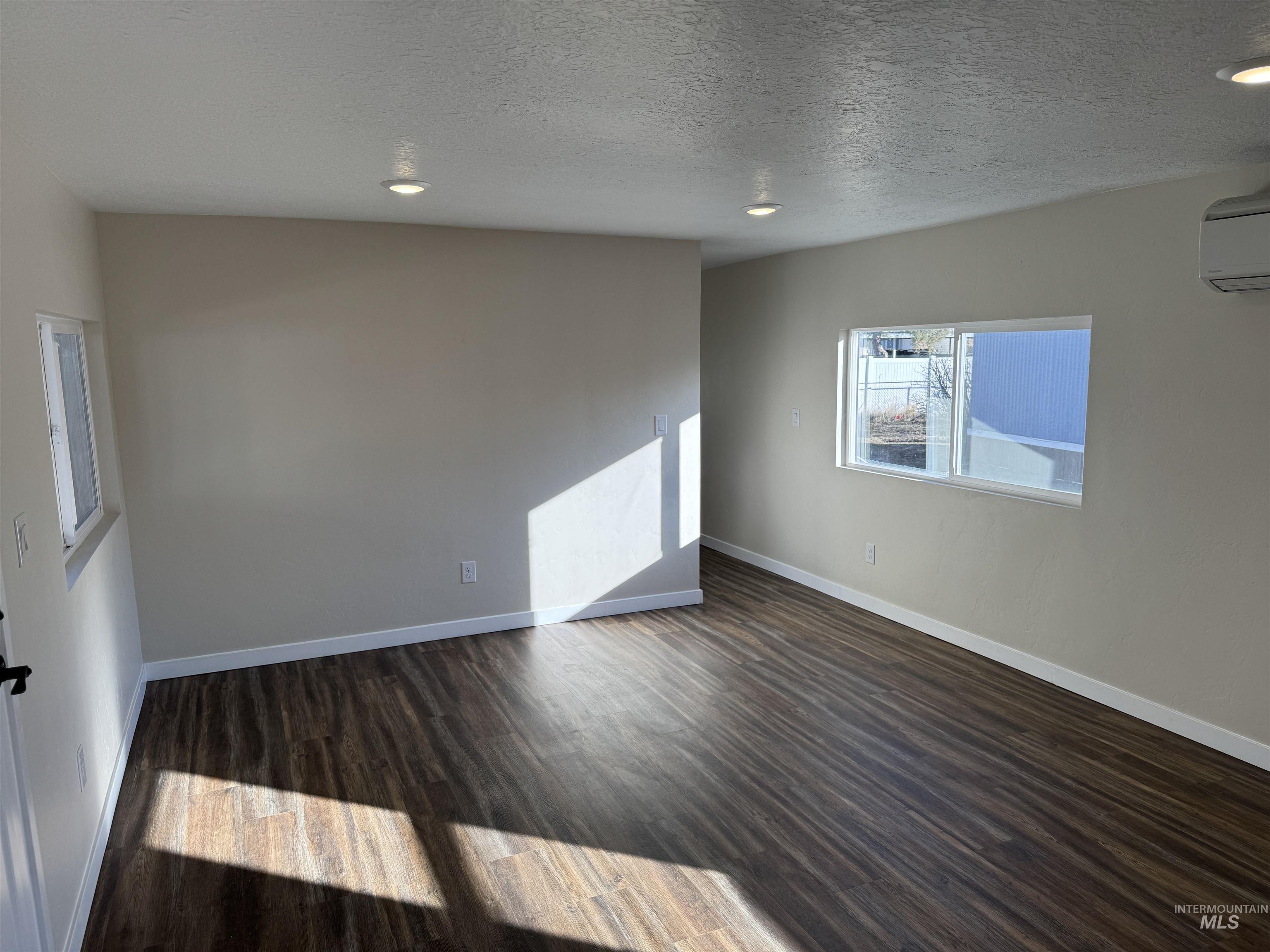 1250 N Sable Property Photo 12