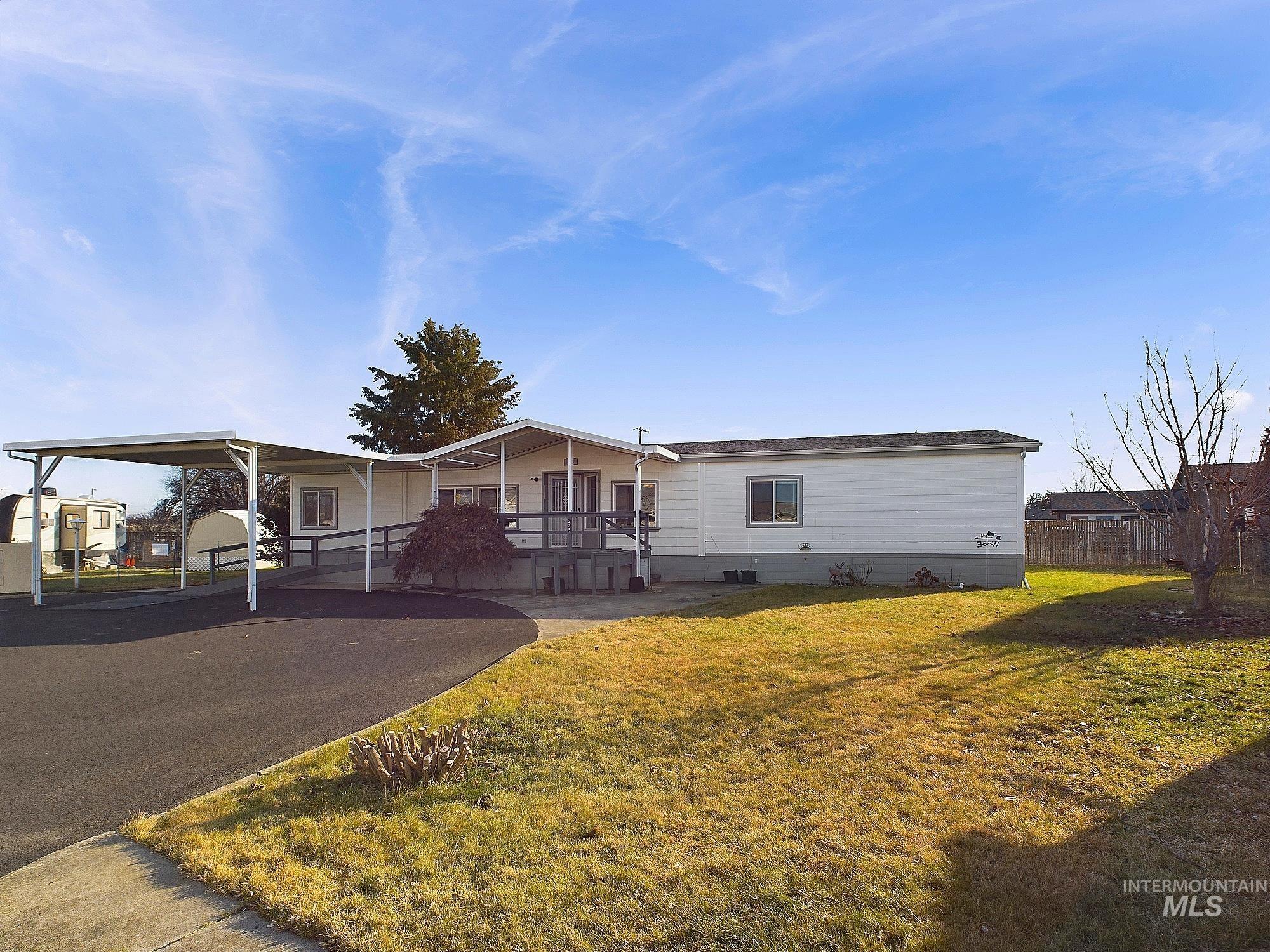2015 6th Ave Property Photo 3
