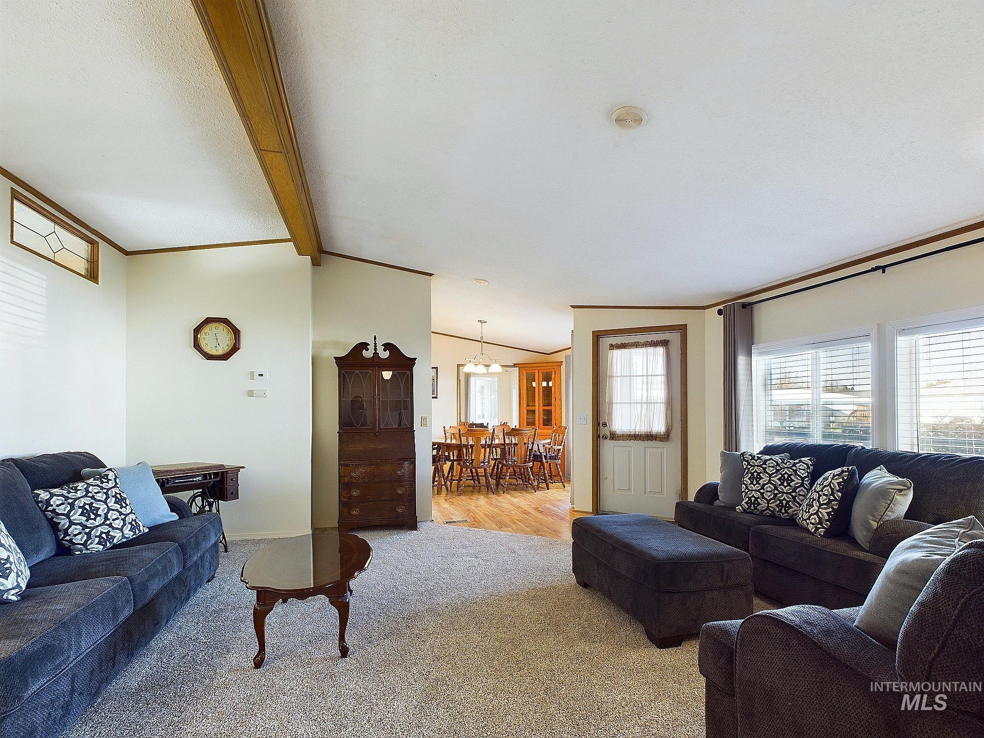 2015 6th Ave Property Photo 5