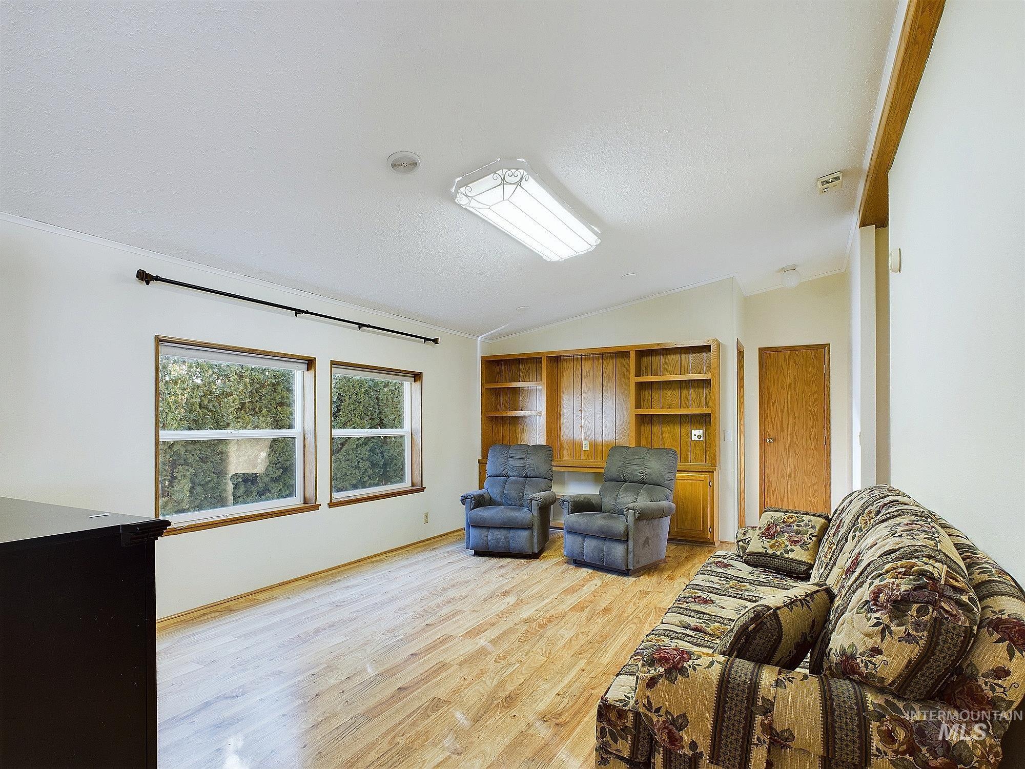 2015 6th Ave Property Photo 14