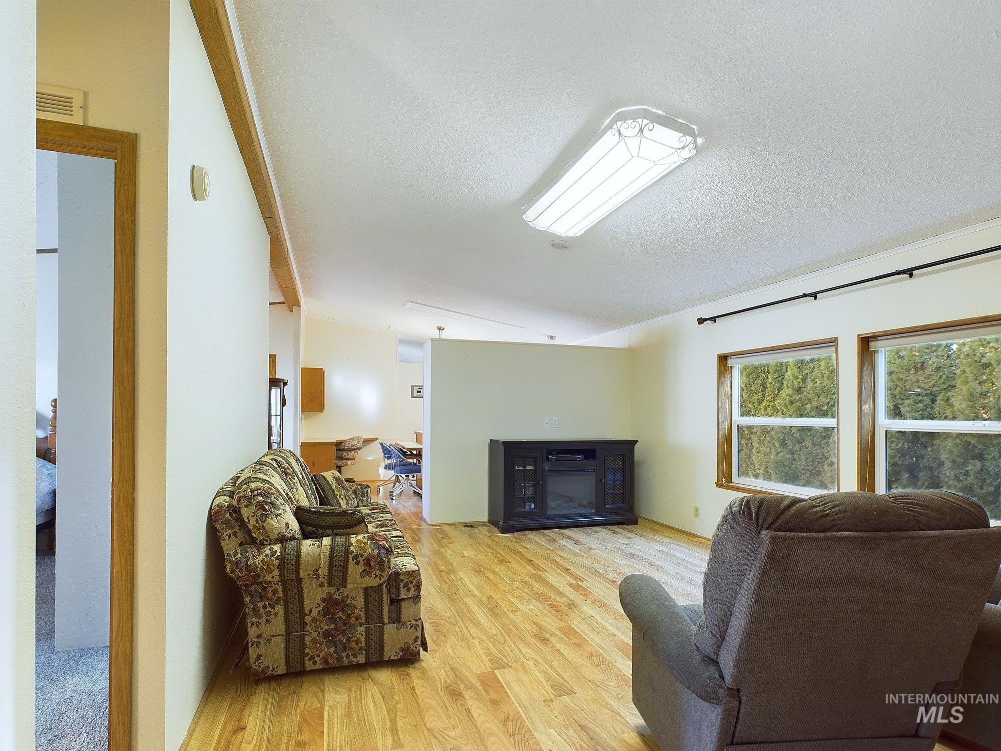 2015 6th Ave Property Photo 15