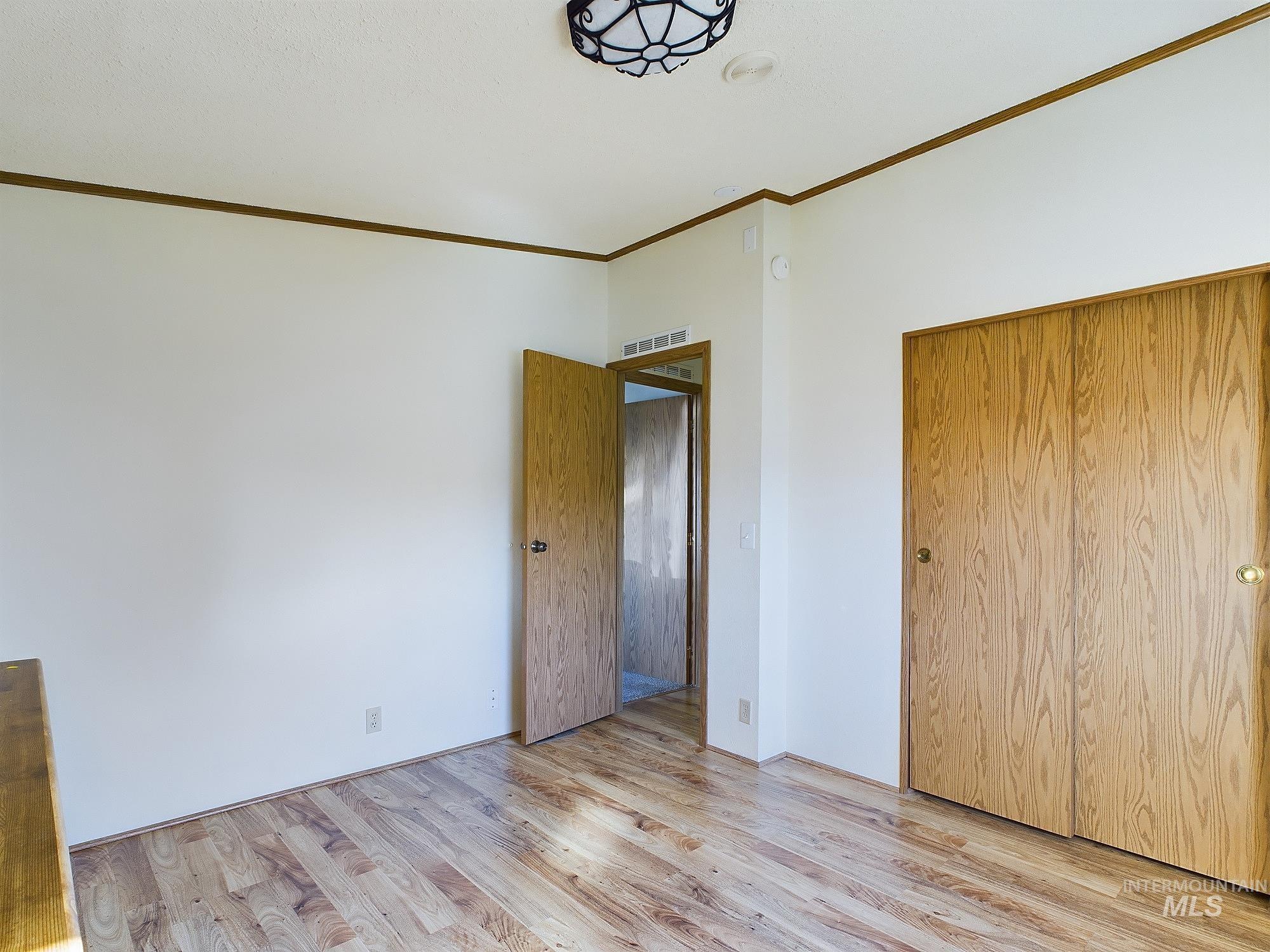 2015 6th Ave Property Photo 17