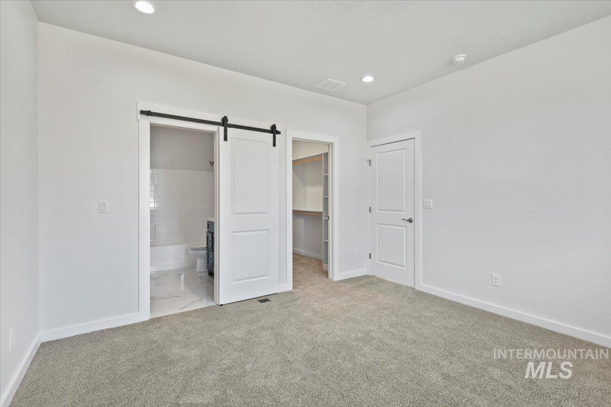 114 3rd St Property Photo 11