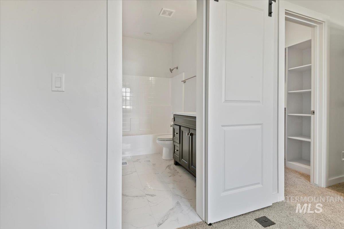 114 3rd St Property Photo 14