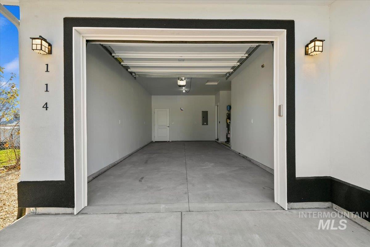 114 3rd St Property Photo 15
