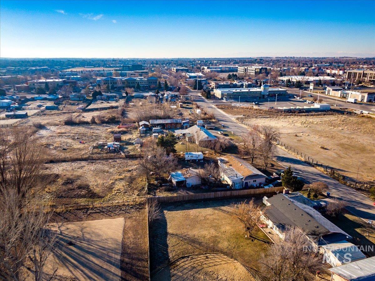 1380 Jade Property Photo 7