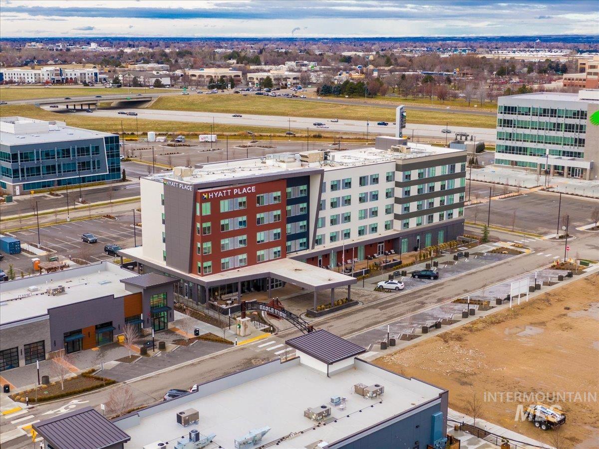 1380 Jade Property Photo 8