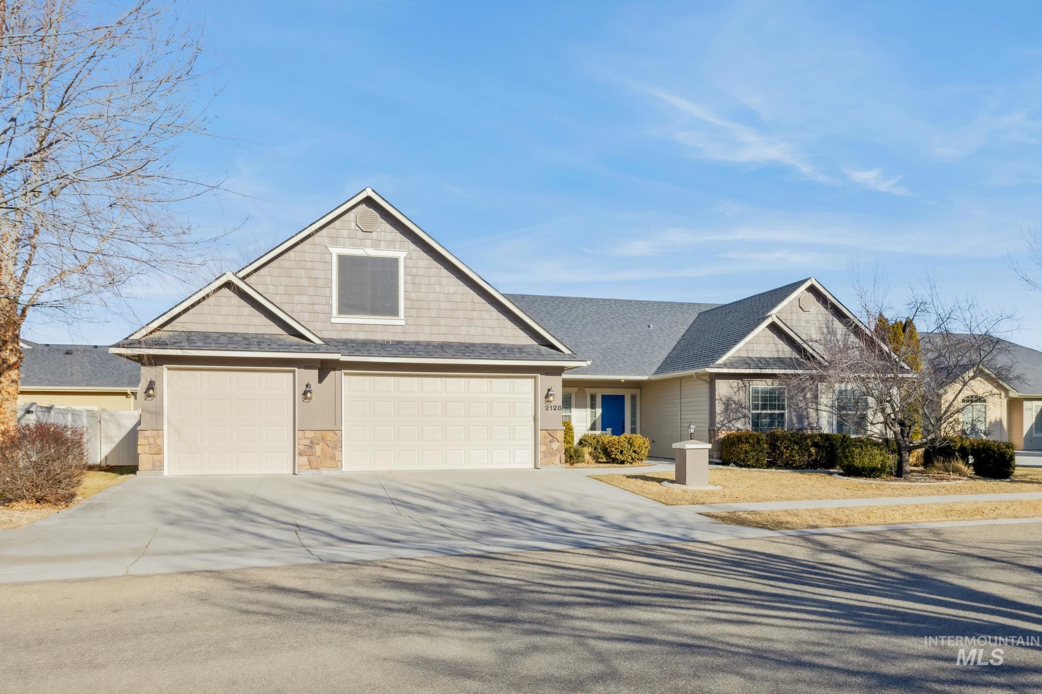 2128 W Cross Creek Dr Property Photo