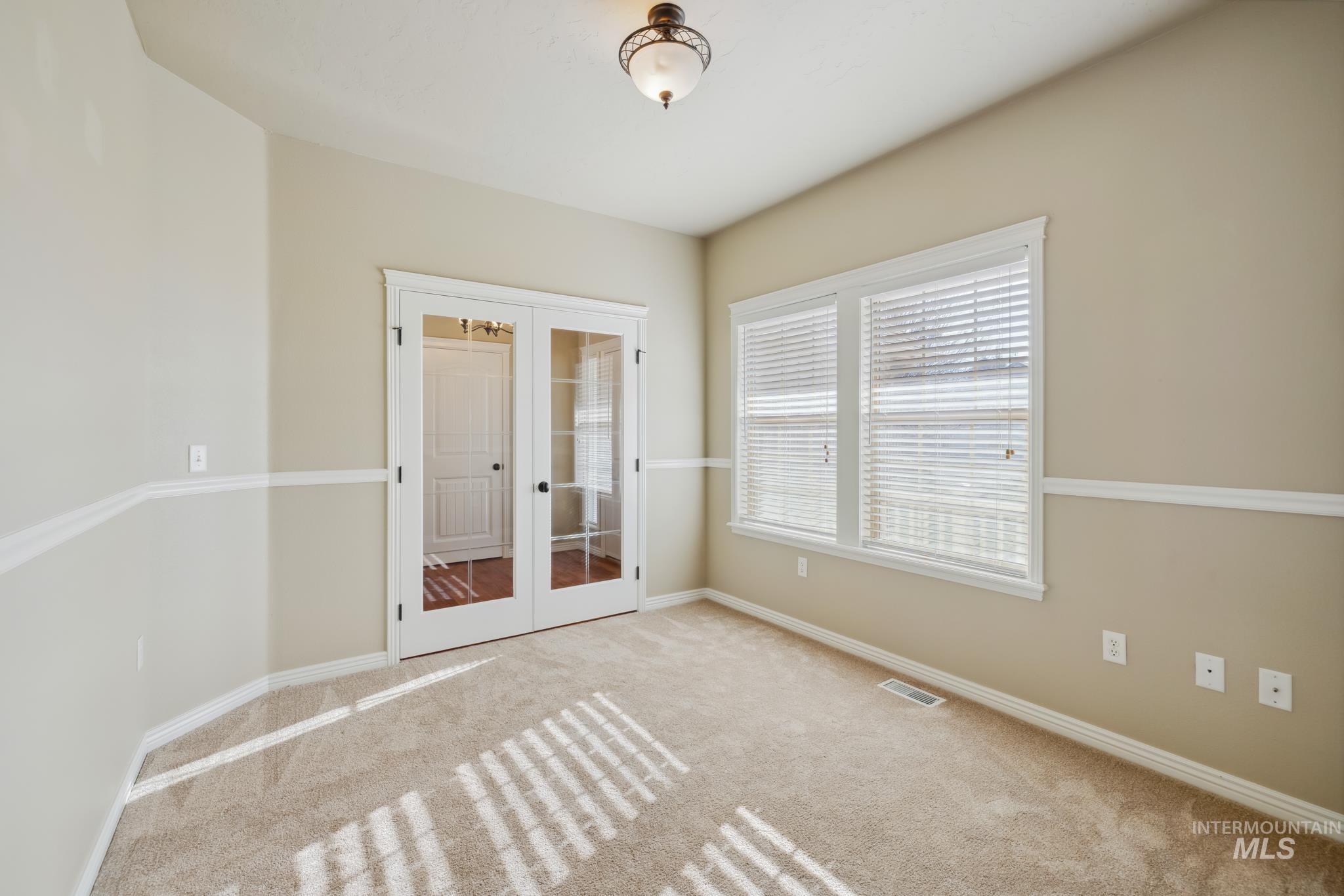 2128 W Cross Creek Dr Property Photo 14