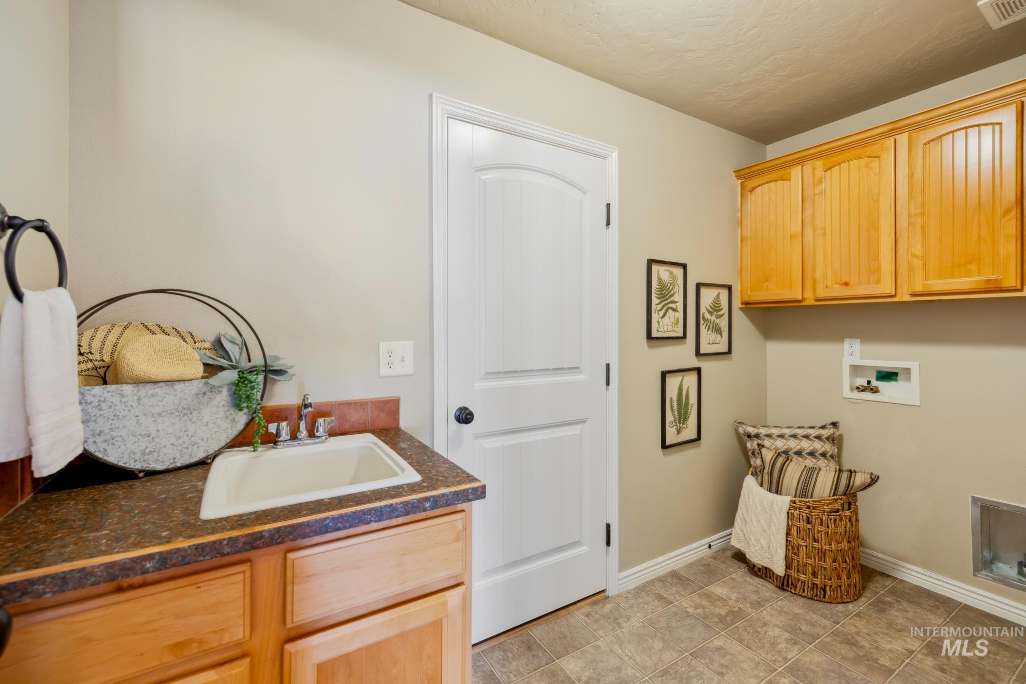 2128 W Cross Creek Dr Property Photo 20