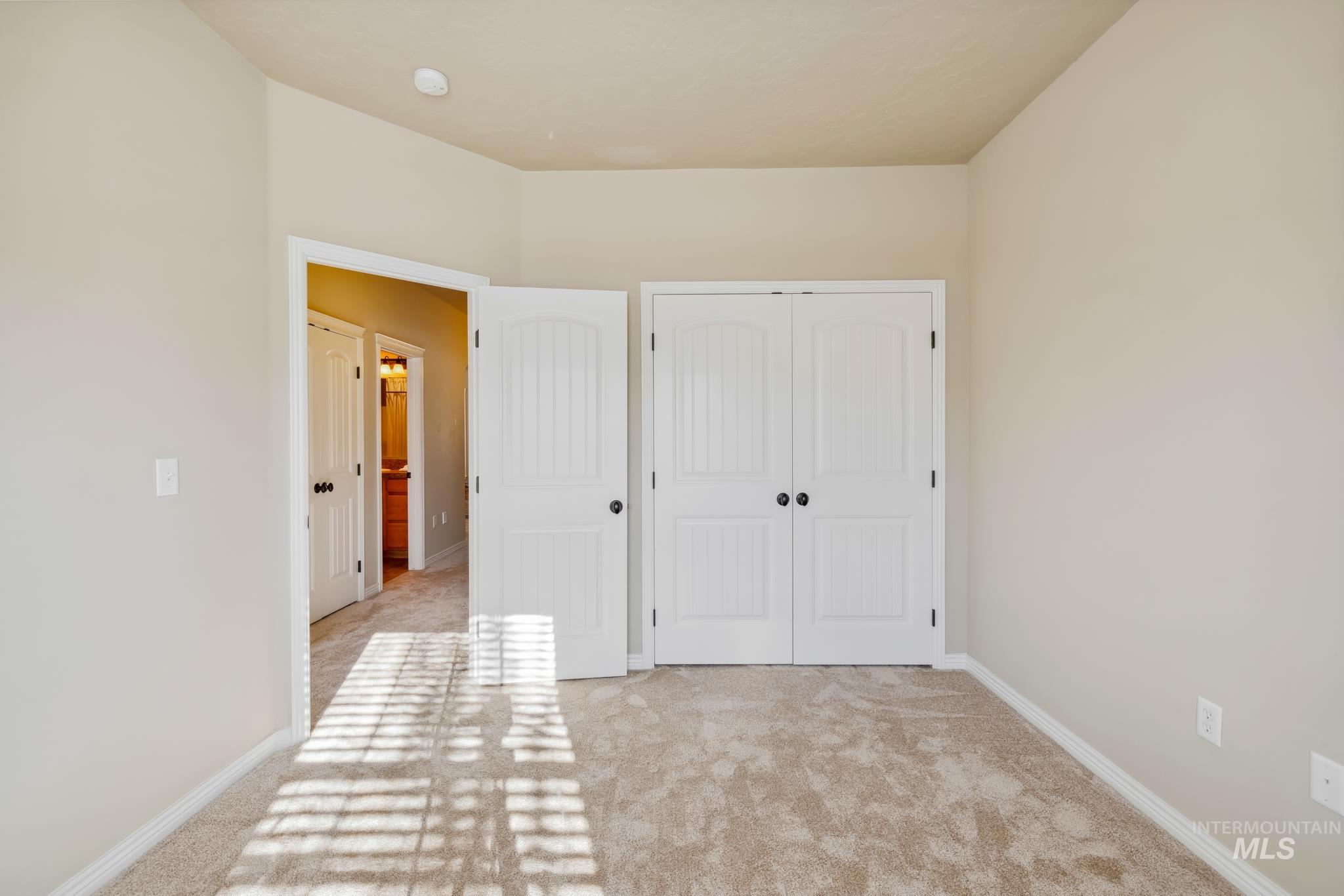 2128 W Cross Creek Dr Property Photo 22