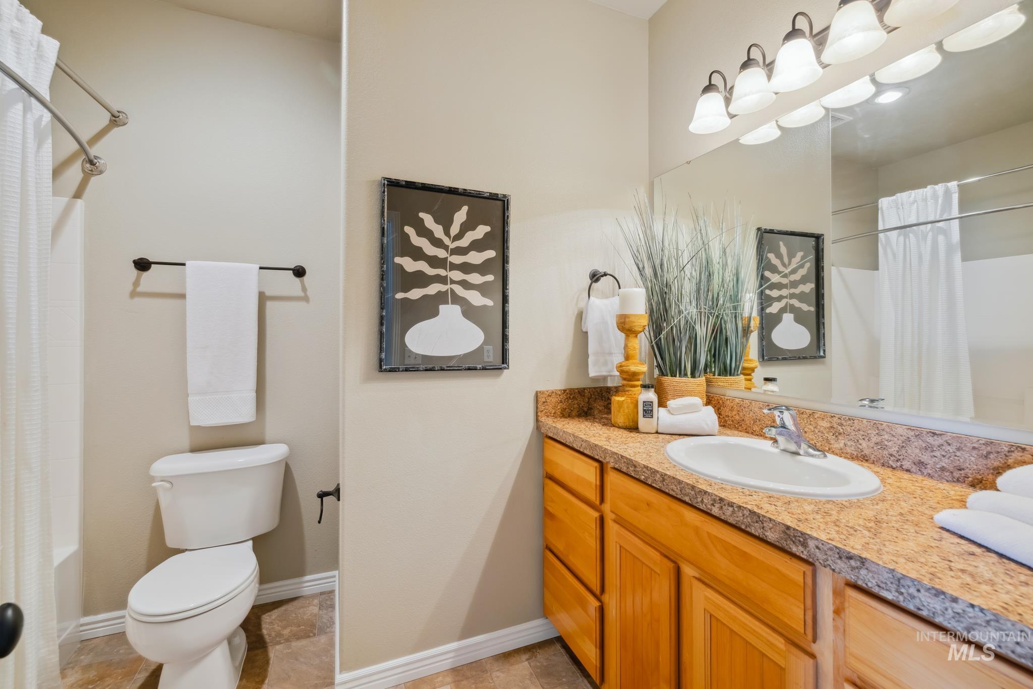 2128 W Cross Creek Dr Property Photo 25