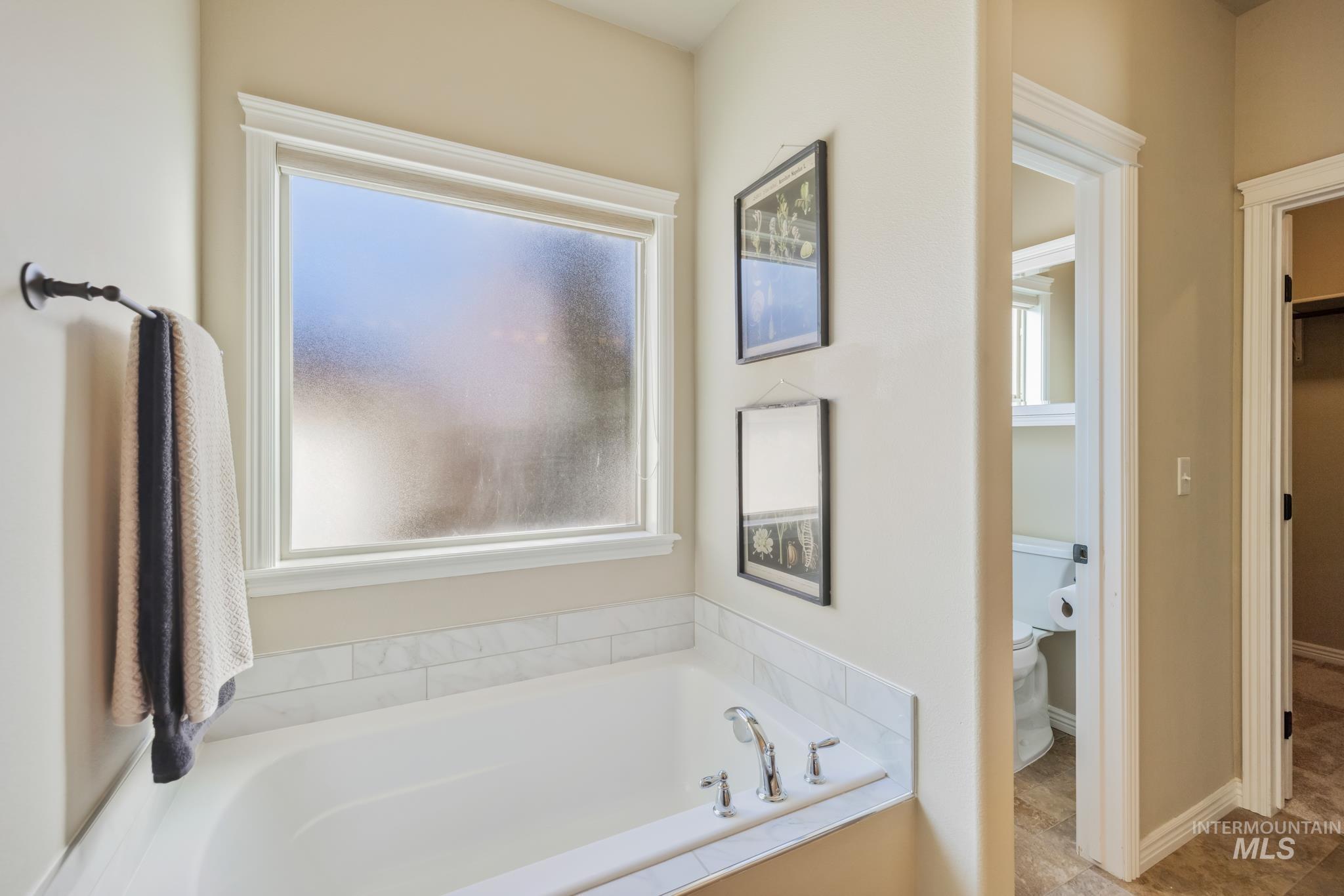 2128 W Cross Creek Dr Property Photo 29