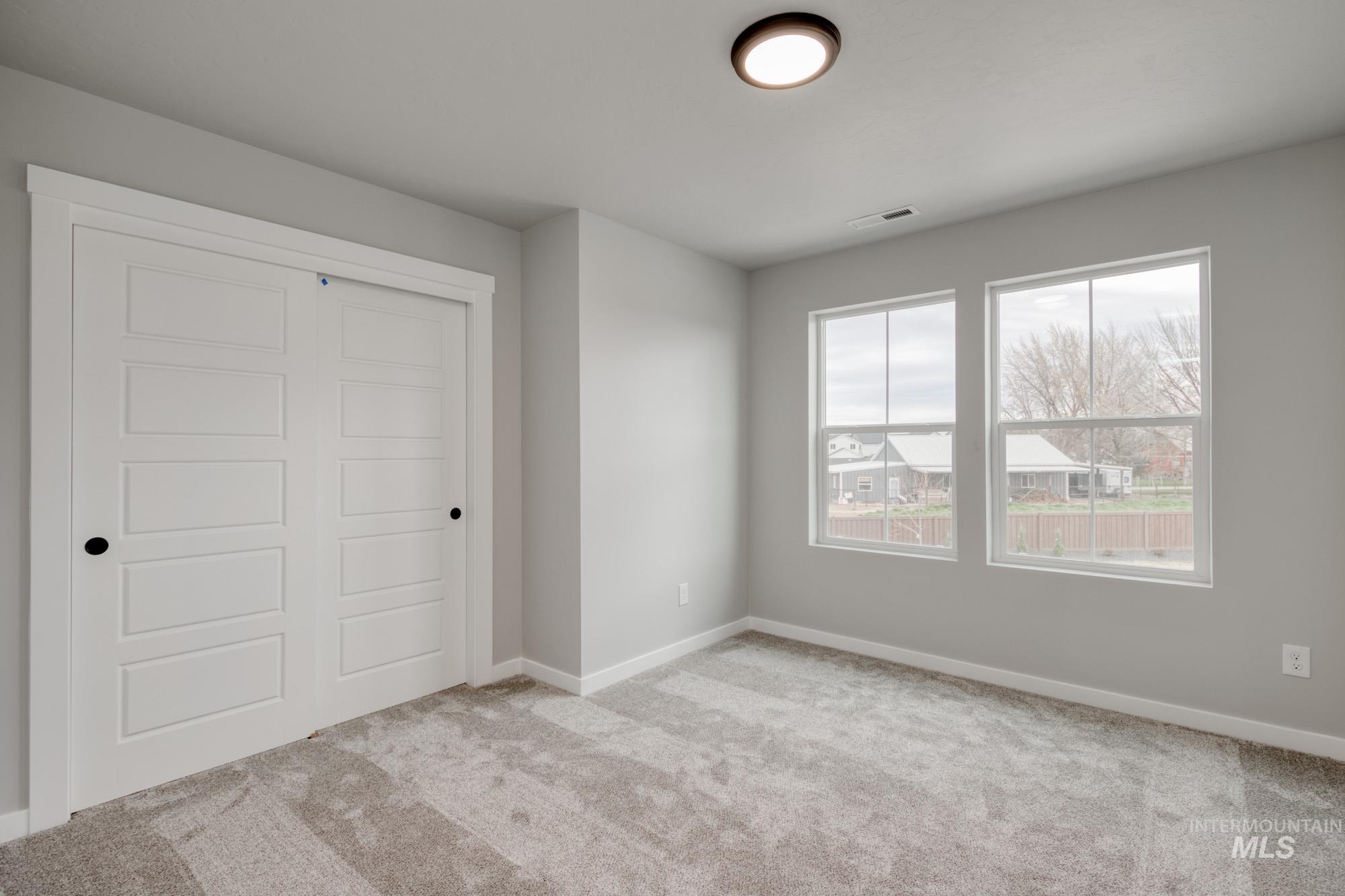 643 N Aleppo Way Property Photo 16