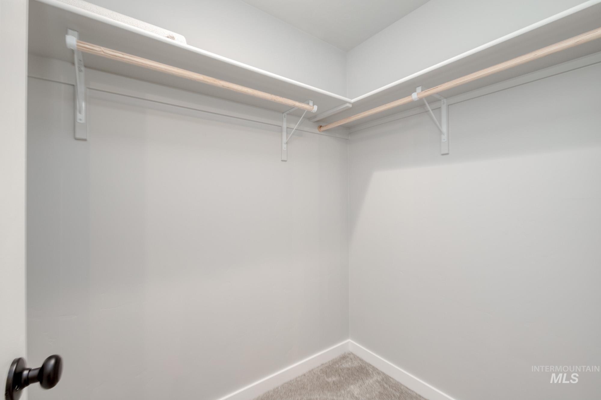 643 N Aleppo Way Property Photo 24