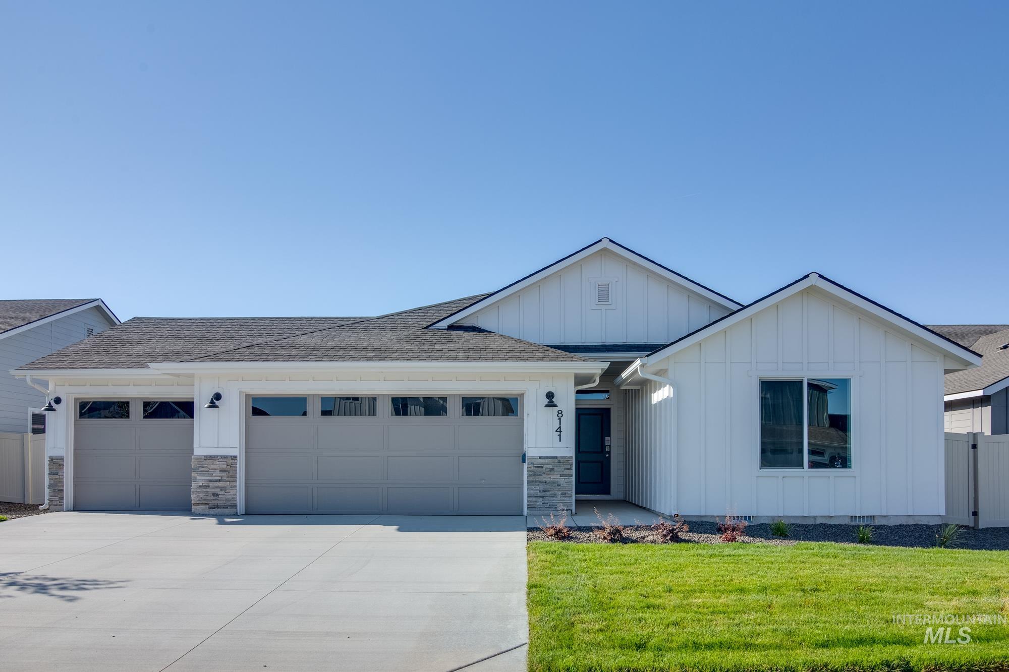 8102 E Bright Angel Dr Property Photo 1