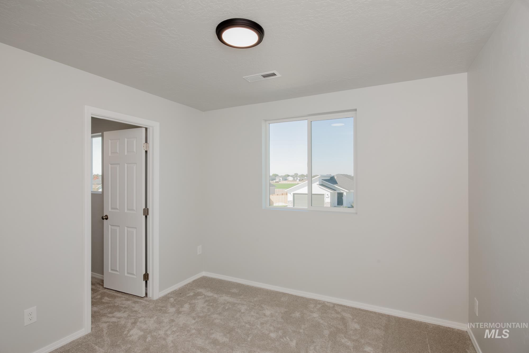 1364 Old Mill St Property Photo 11
