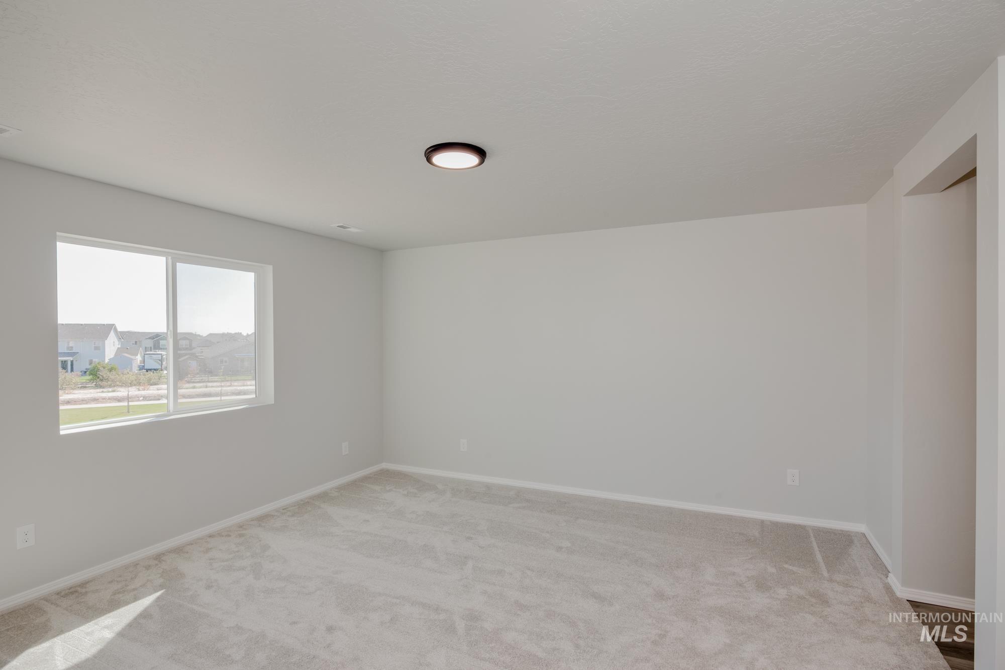 1364 Old Mill St Property Photo 16